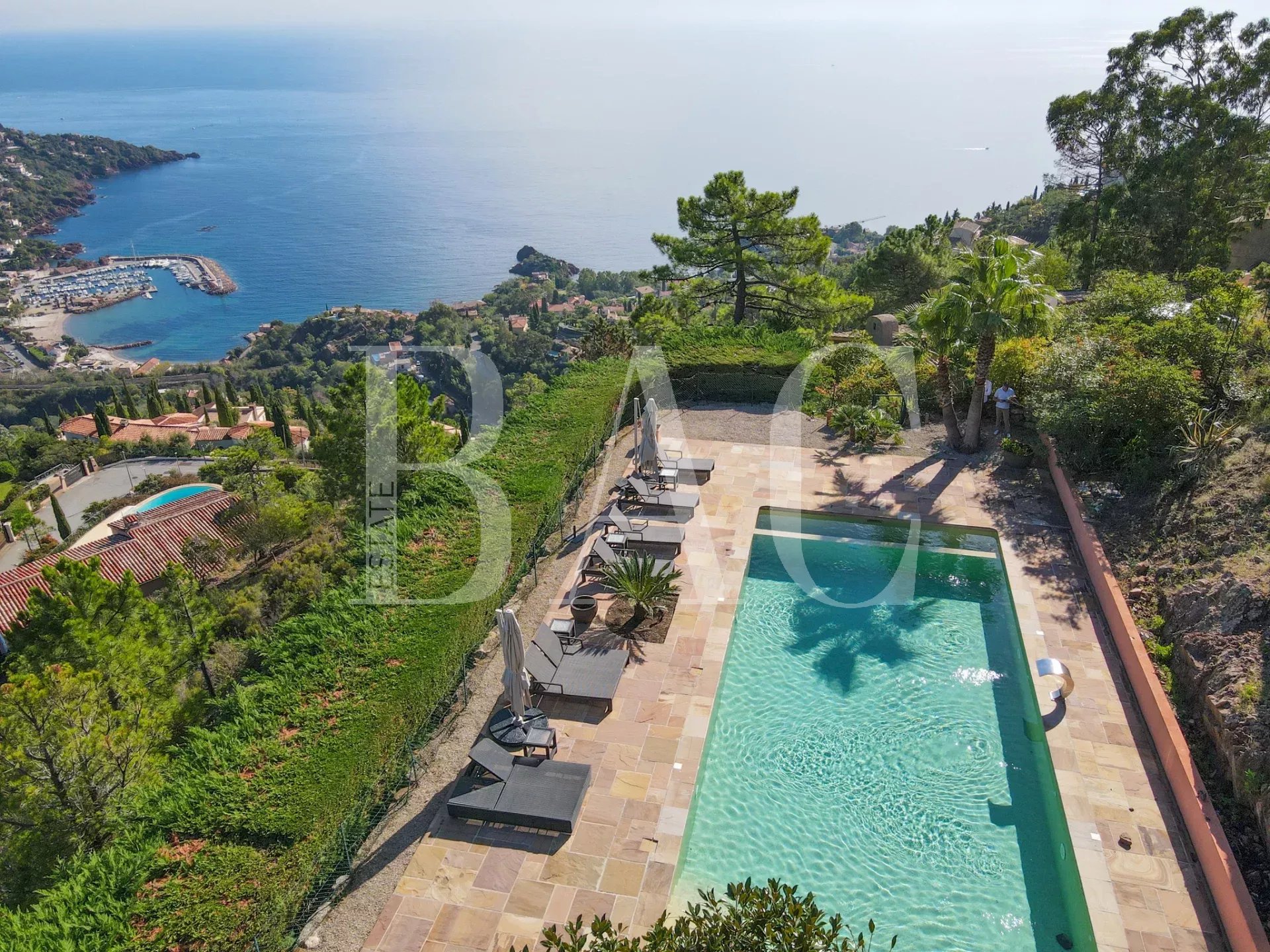 Agence immobilière de 