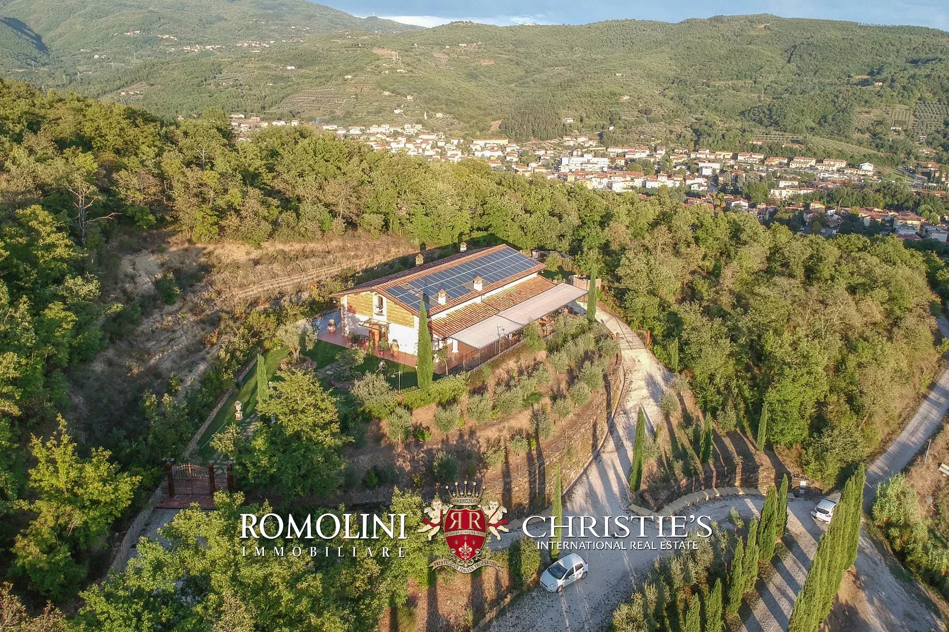 6 Bedroom Villa/Townhouse's Image 4