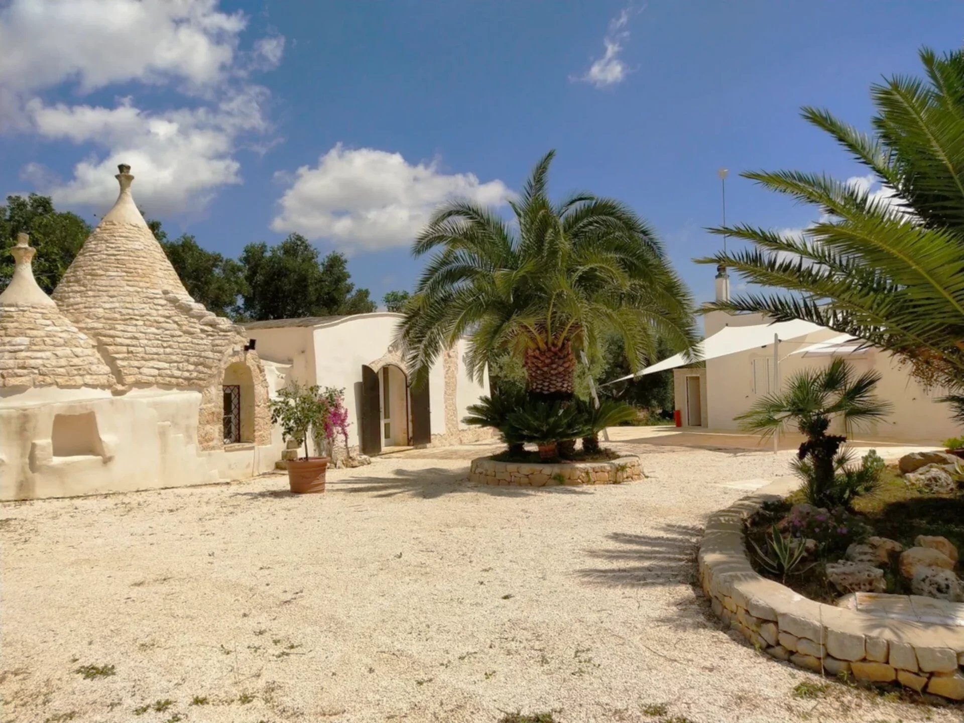 TRULLO & LAMIA