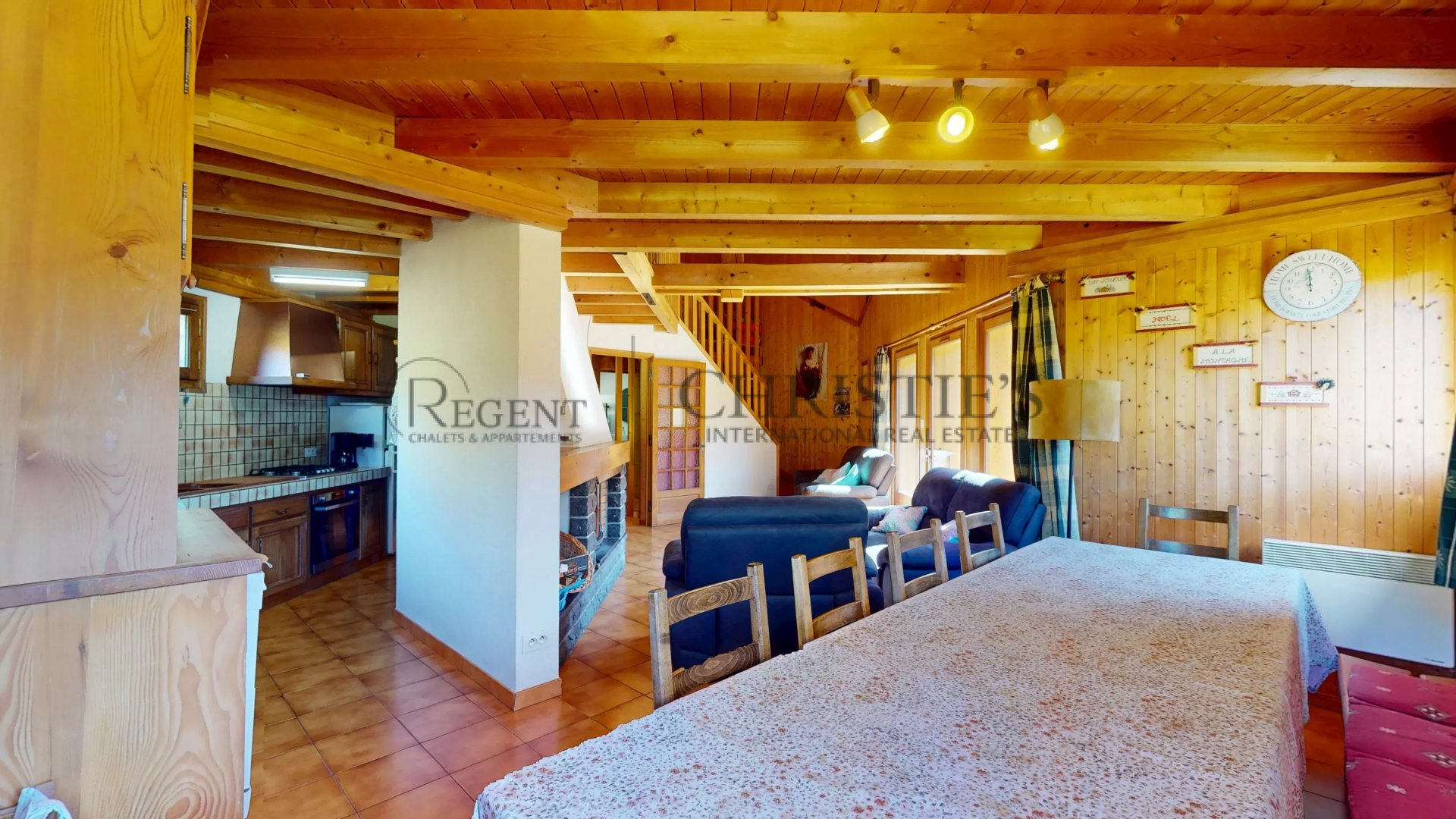 5 Bedroom Villa/Townhouse's Image 6