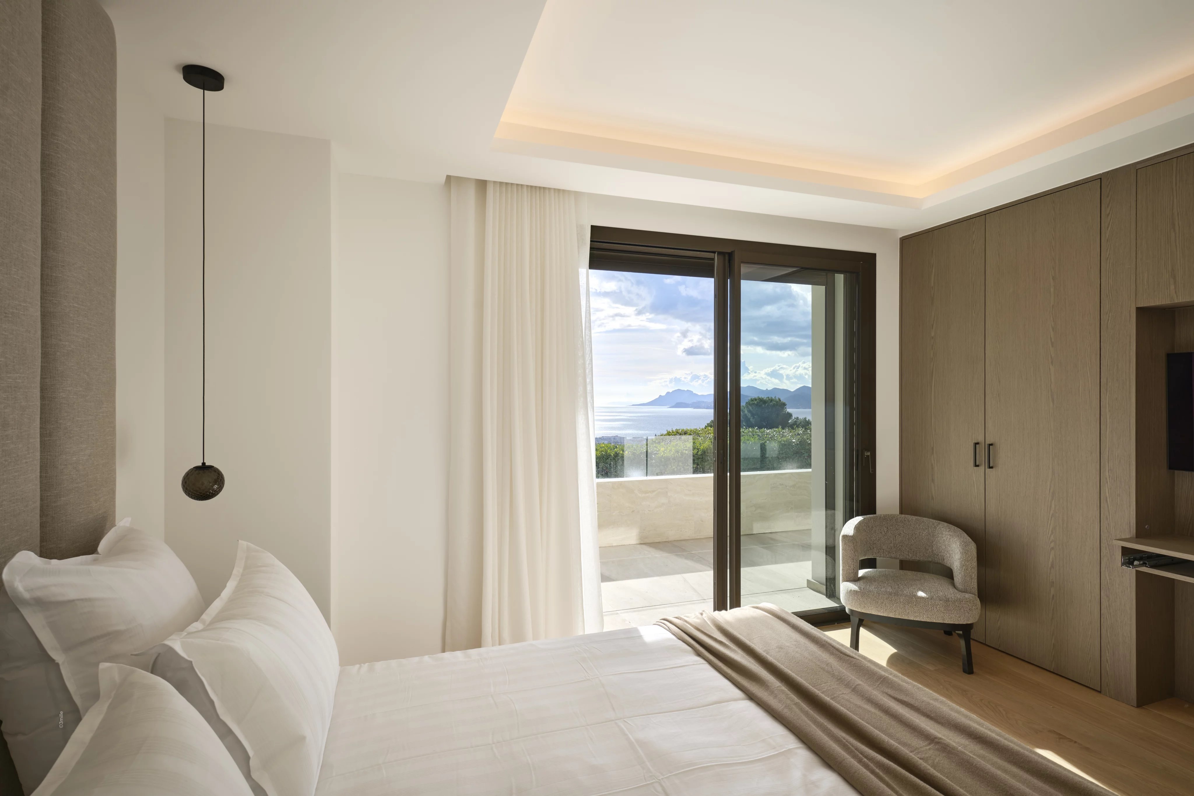 Image of Villa - 5 Bedrooms - 5 Bathrooms for Sale in Alpes-Maritimes-Cannes-France, Image 10