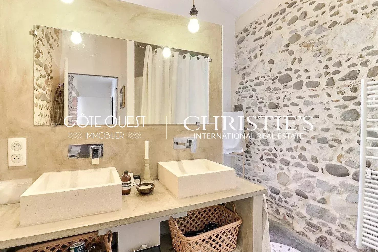 8 Bedroom Villa/Townhouse's Image 22