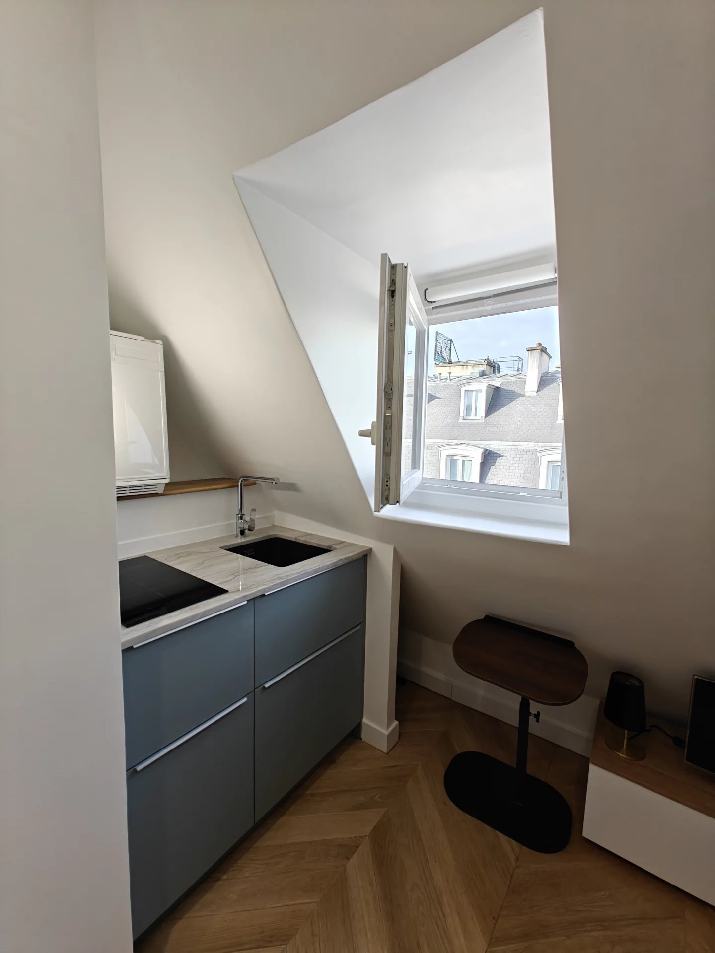 STUDETTE - DERNIER ETAGE- 75005 PARIS - Image Array