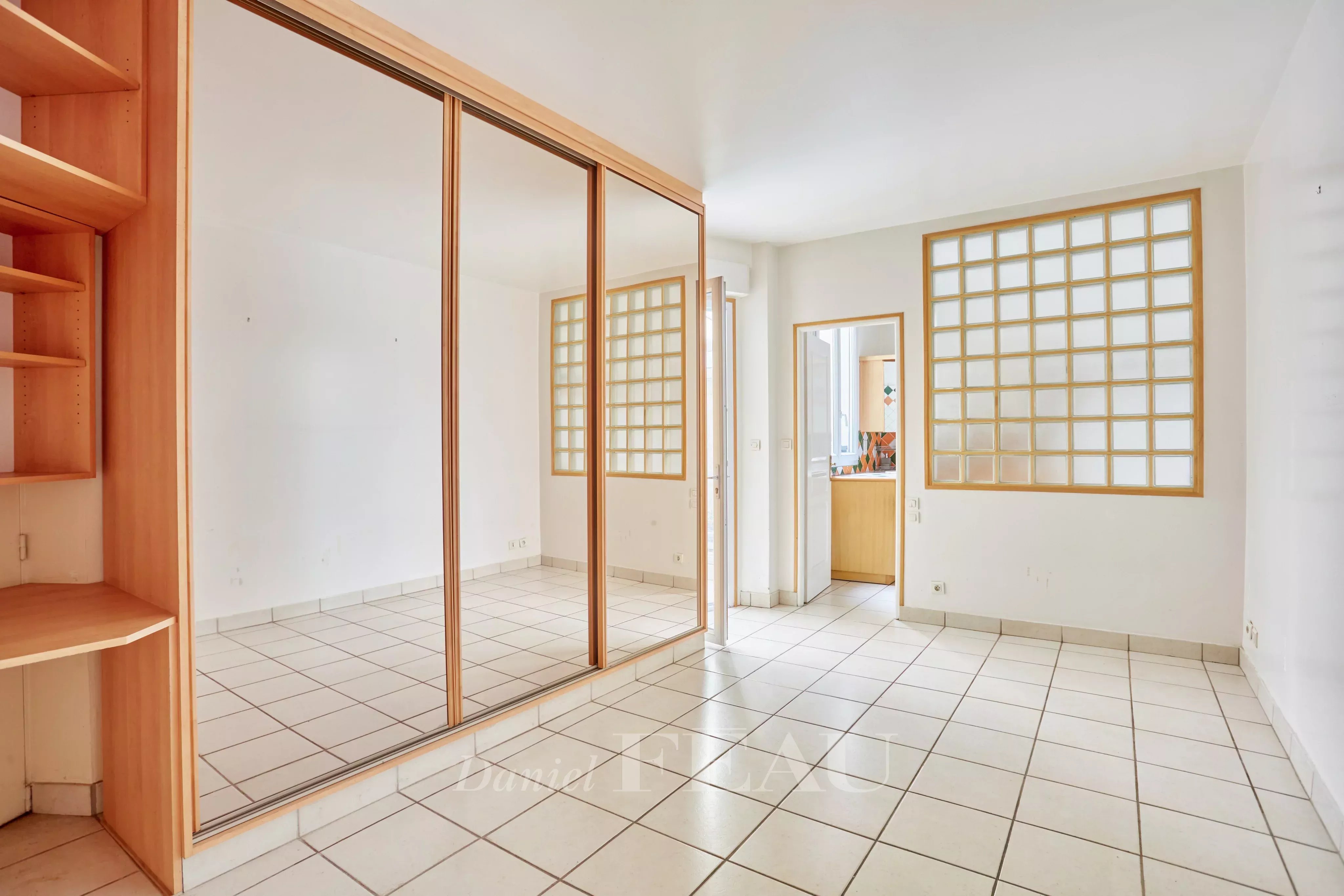 Sale Apartment Paris 17th
