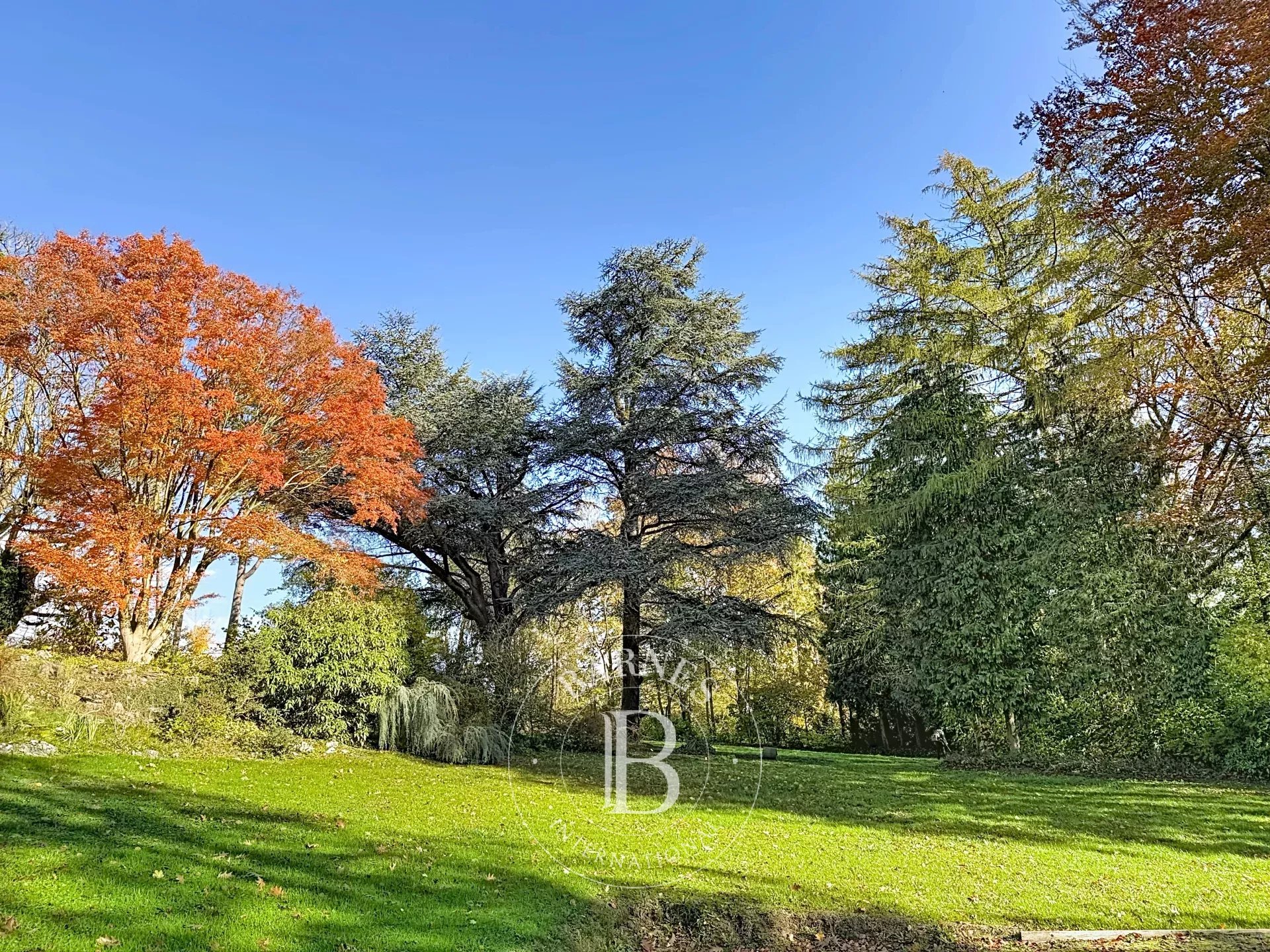 Ittre I Schitterende Art Deco residentie in een groene omgeving