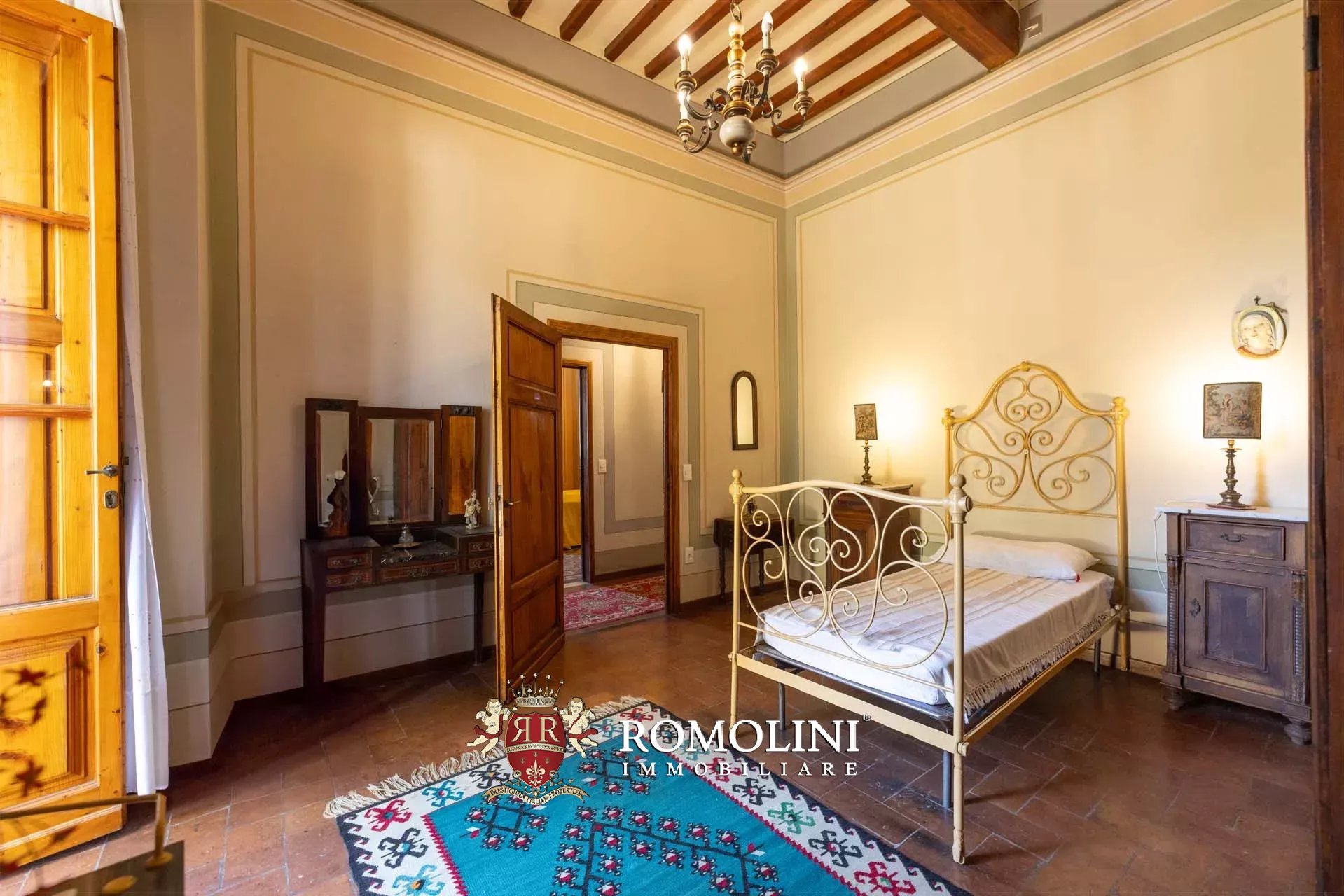 30 Bedroom Vineyard's Image 54