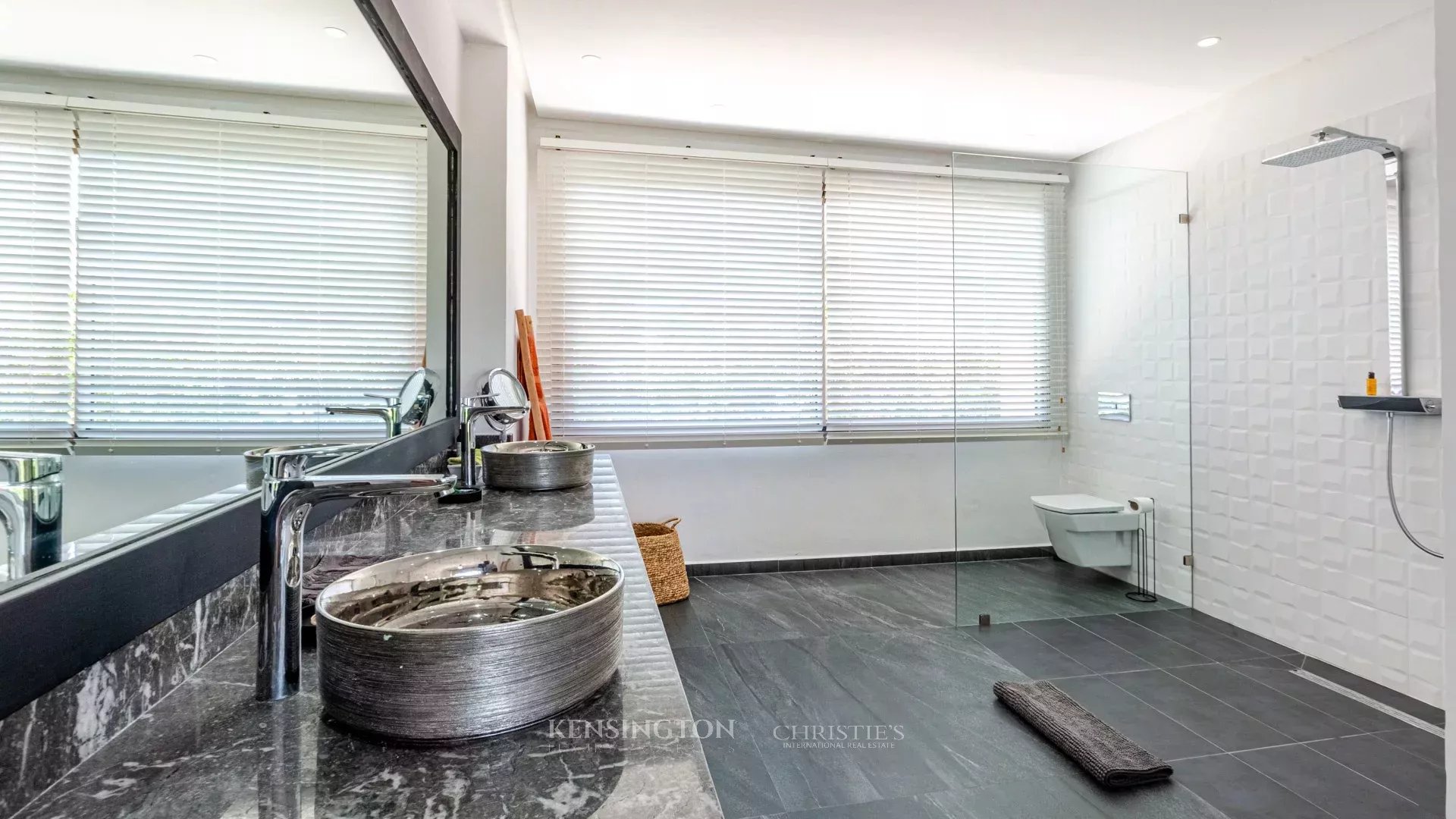 5 Bedroom Villa/Townhouse's Image 31