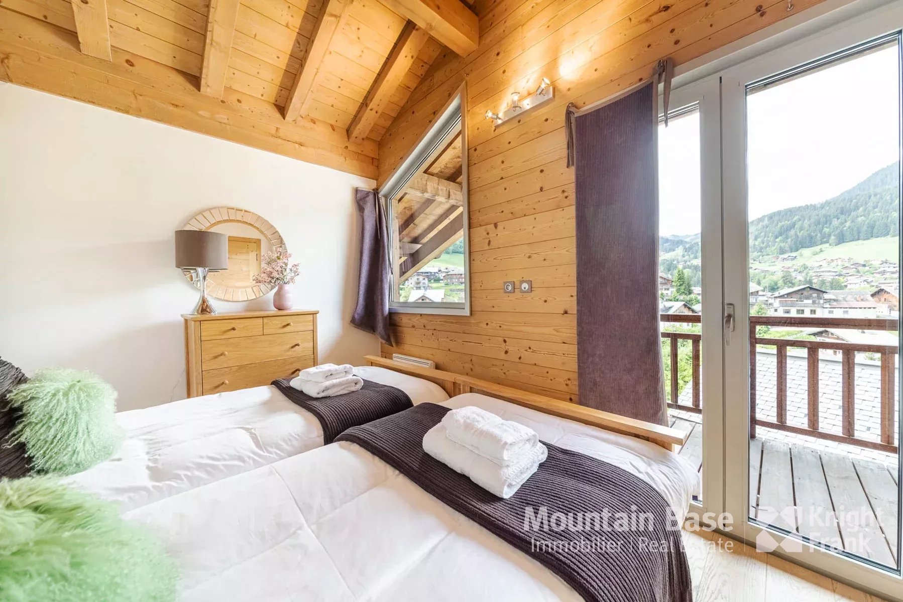 Photo of Stylish 5 bedroom chalet in central Morzine