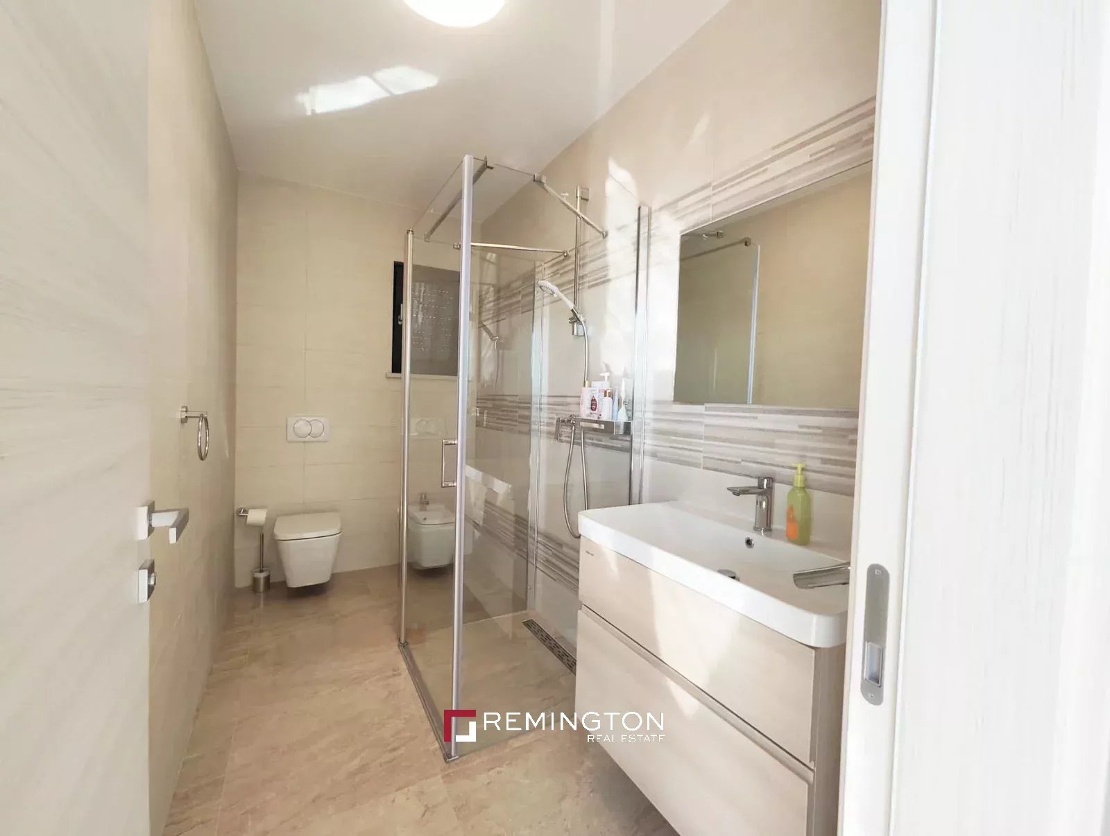 4 Bedroom Villa/Townhouse's Image 9