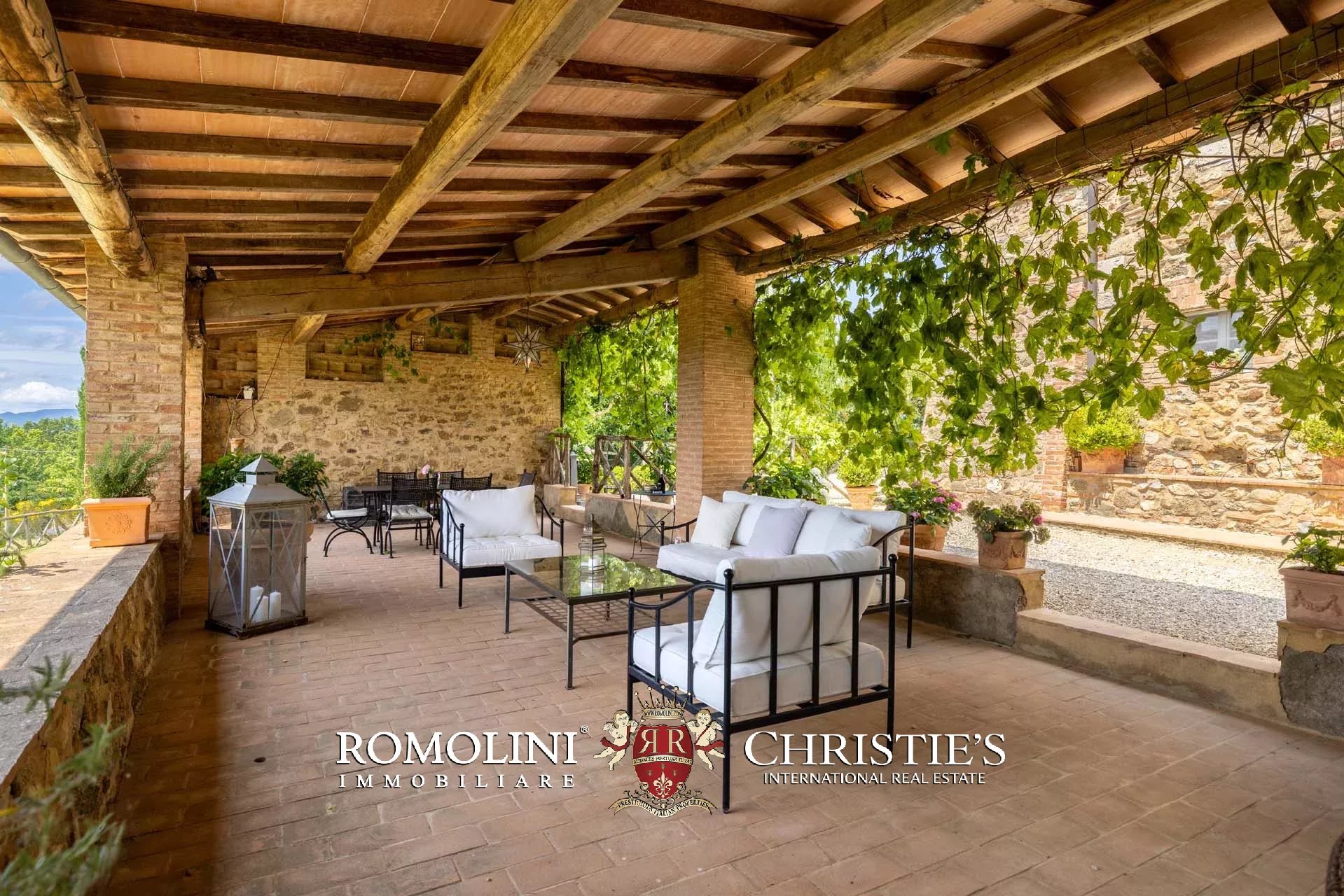 6 Bedroom Villa/Townhouse's Image 28