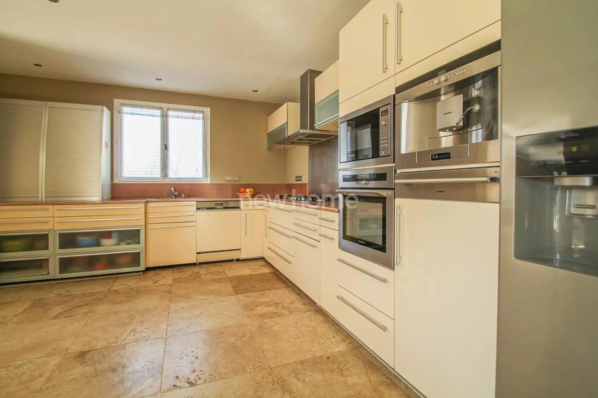 Maison au calme sur jolie terrain plat dans la campagne acces facile