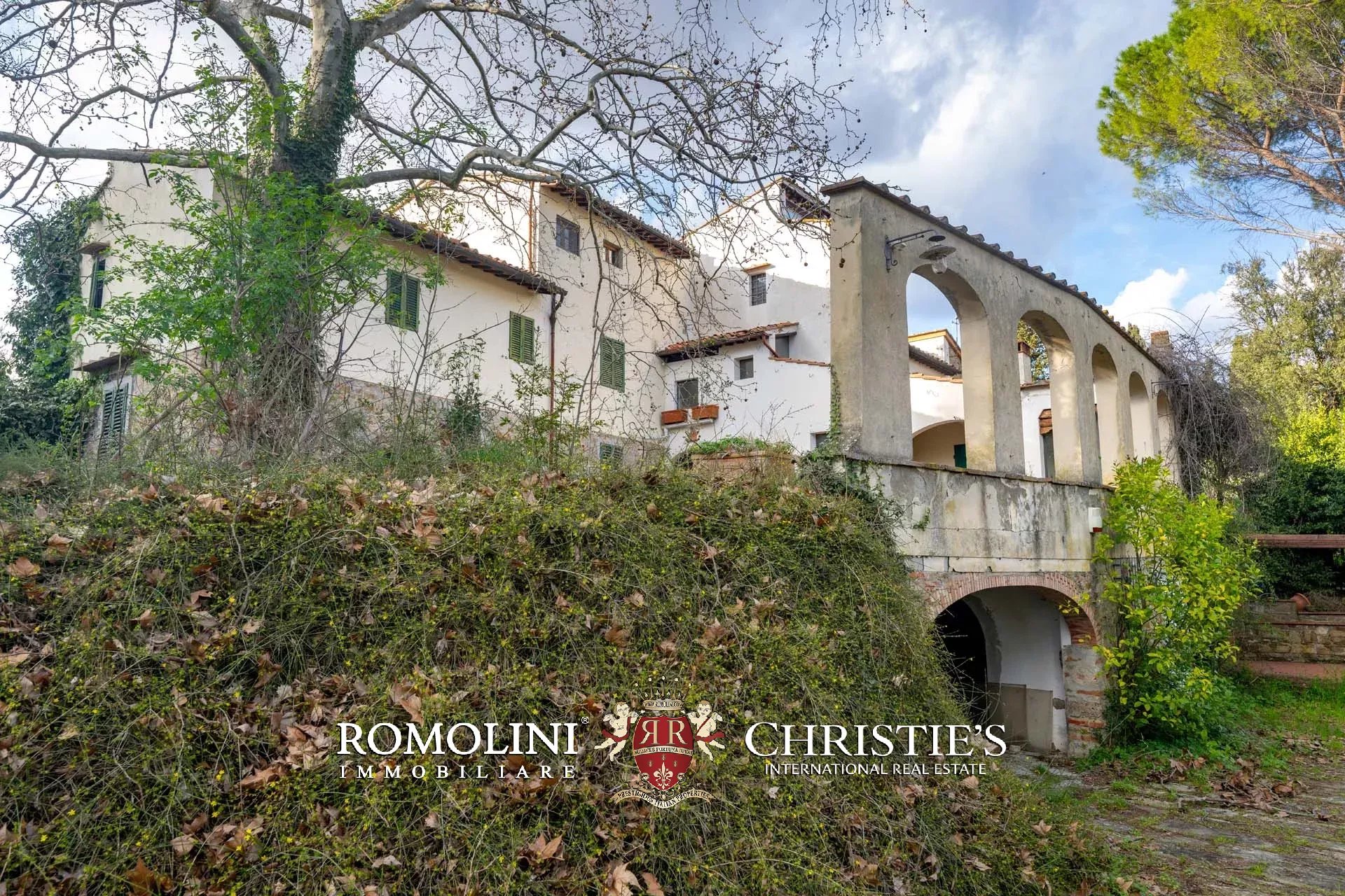 8 Bedroom Villa/Townhouse's Image 28