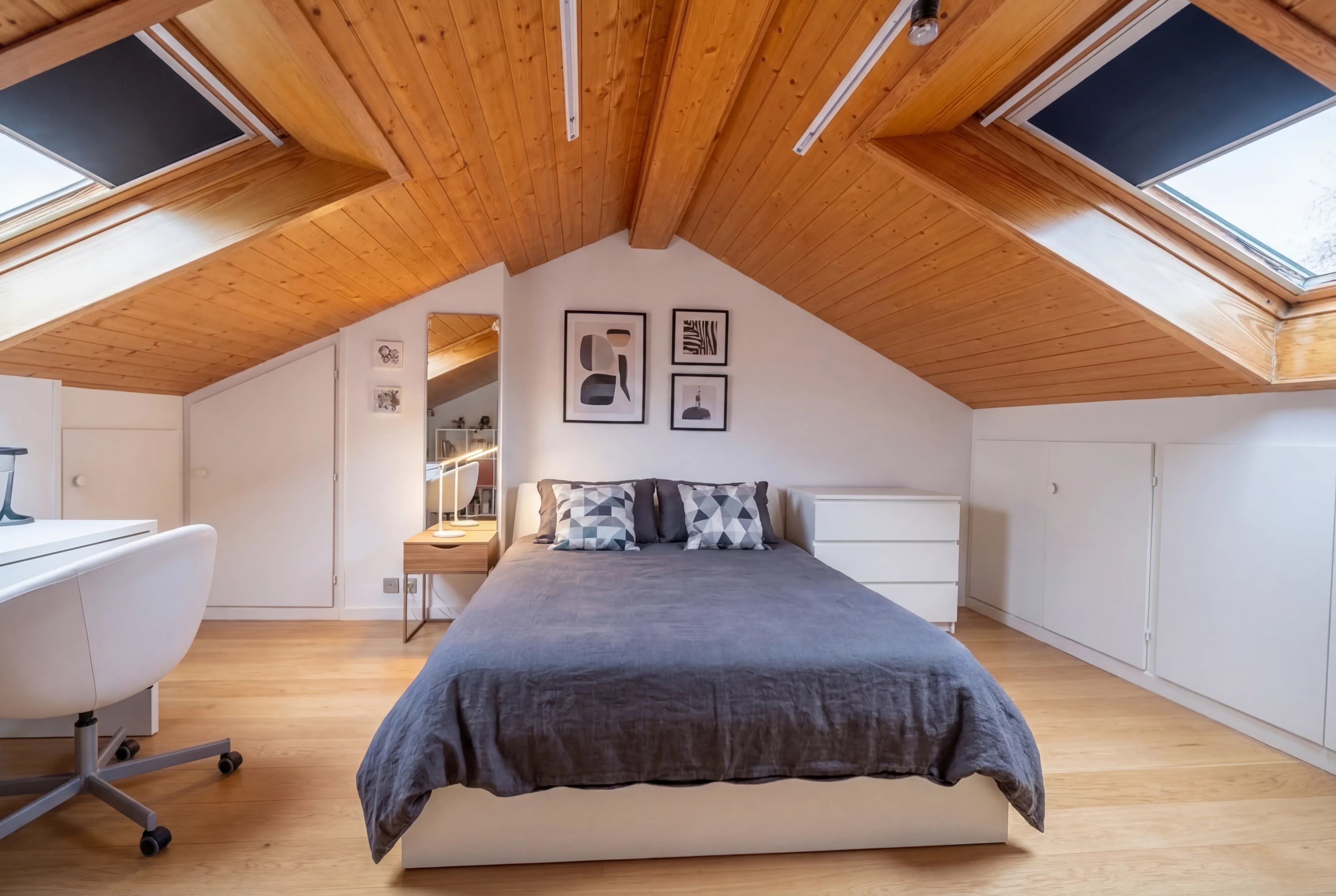 Villa de 330 m2 avec piscine et beau terrain