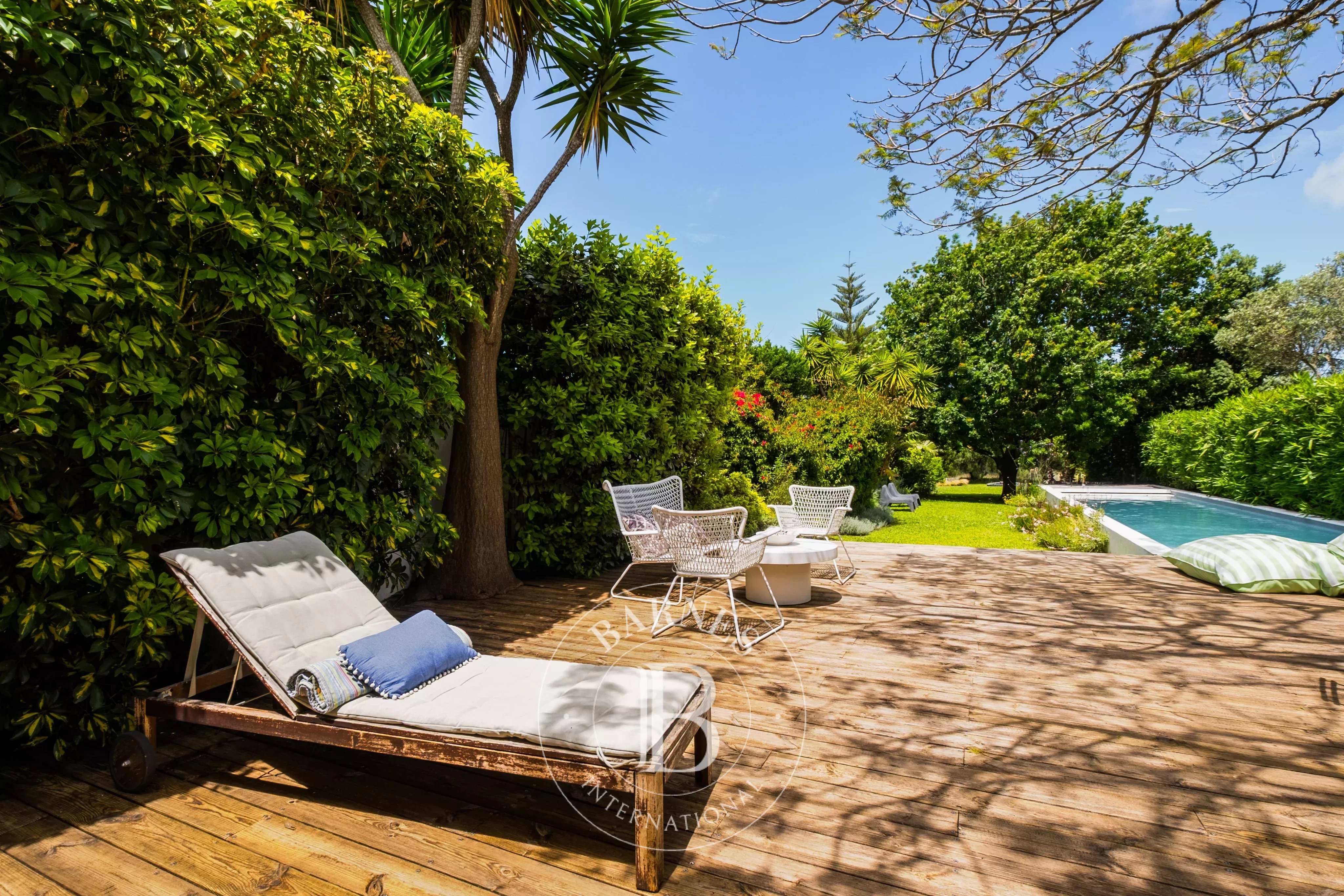 Moradia com piscina e jardim privativo em Sesimbra