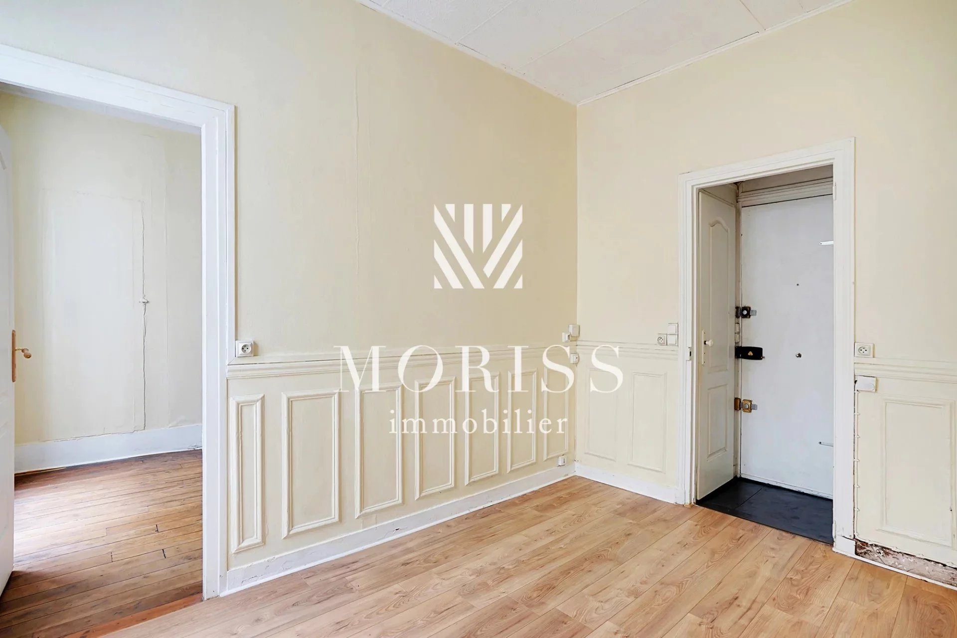 RDC sur rue 42 m² – Idéal professions libérales – Cœur des Batig - Image 1