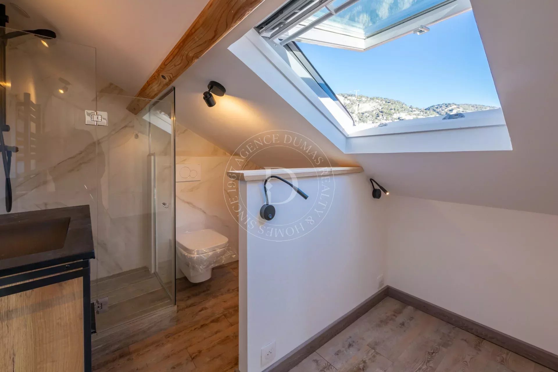 Exclusivité - studio en dernier etage - Photo 5