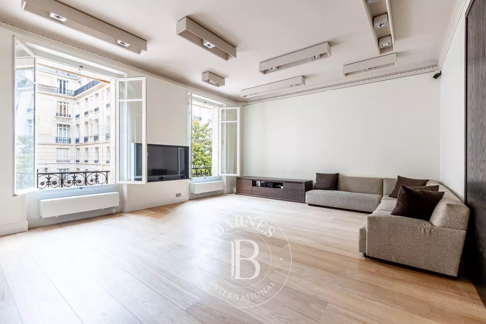 Appartement Paris 75008  -  ref 86650024 (picture 1)