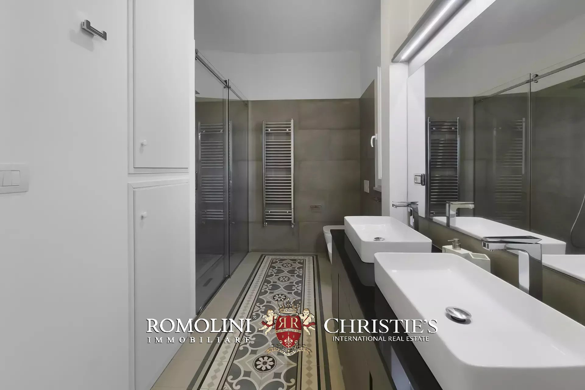 5 Bedroom Villa/Townhouse's Image 21