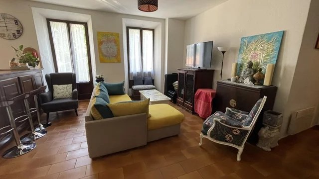 CALLIAN dans maison de village 3P de 90 m²