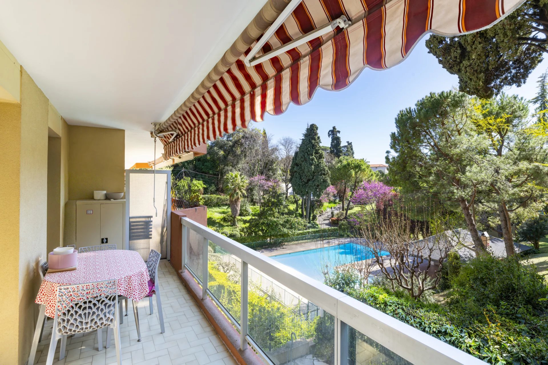 Agence immobilière de JOHN ROYCE