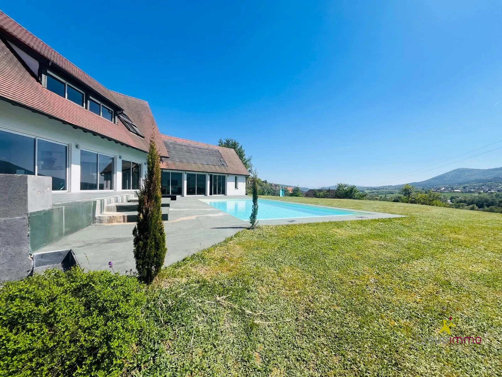 Villa avec piscine - 296m² - vue imprenable - Villé