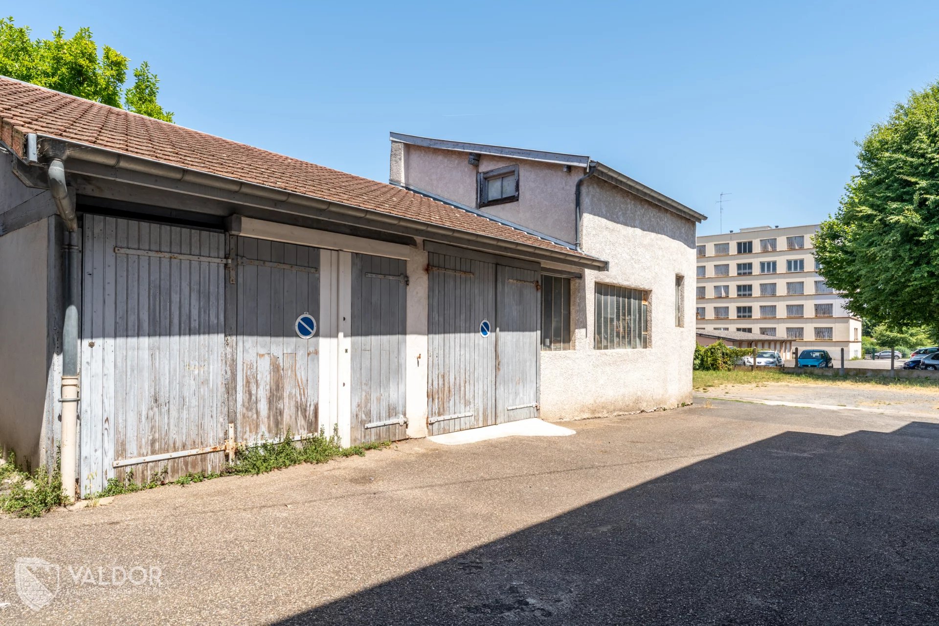 Centre-ville de Villefranche, plateau de 73 m² avec cave