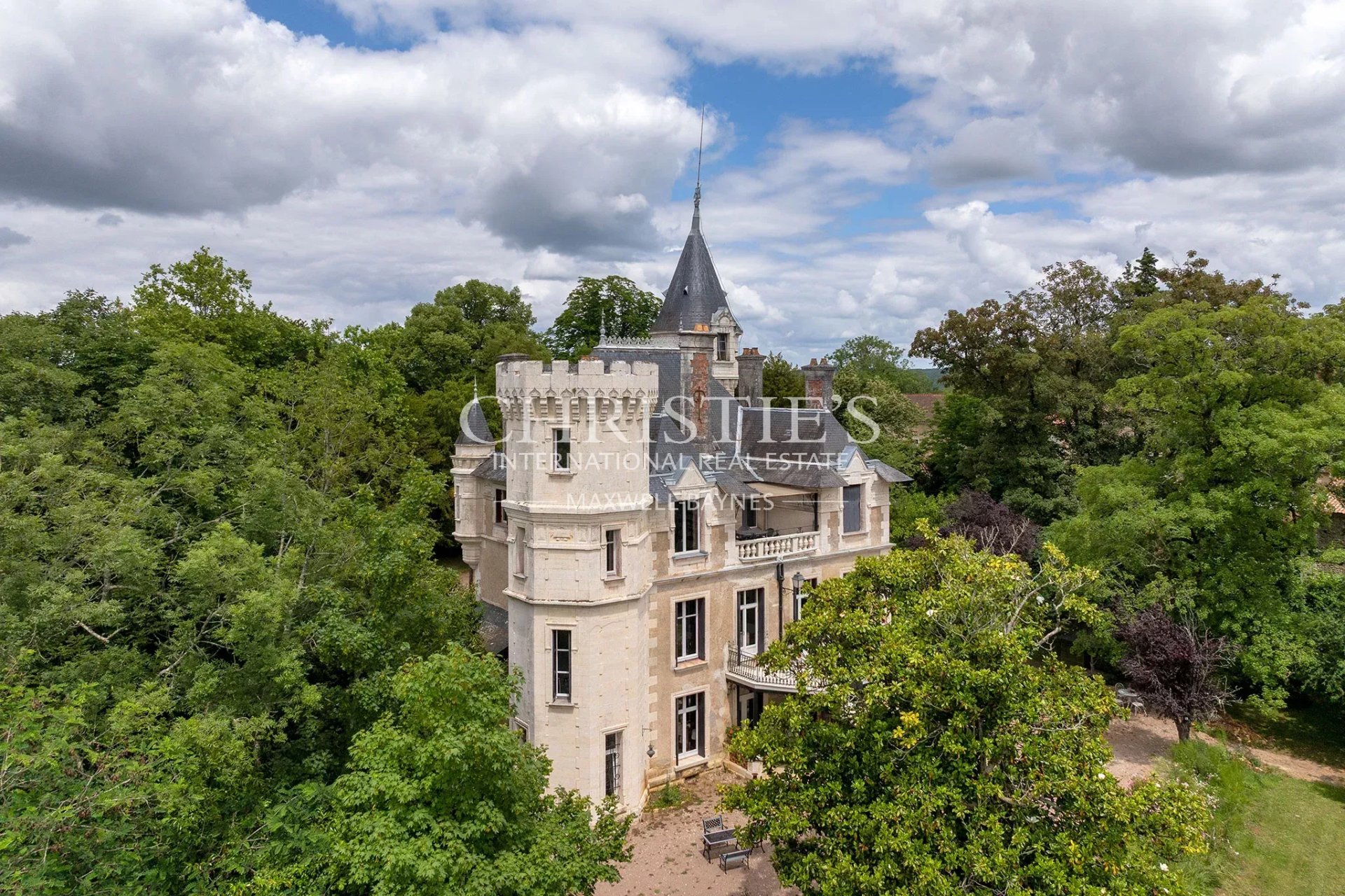9 Bedroom Chateau's Image 70