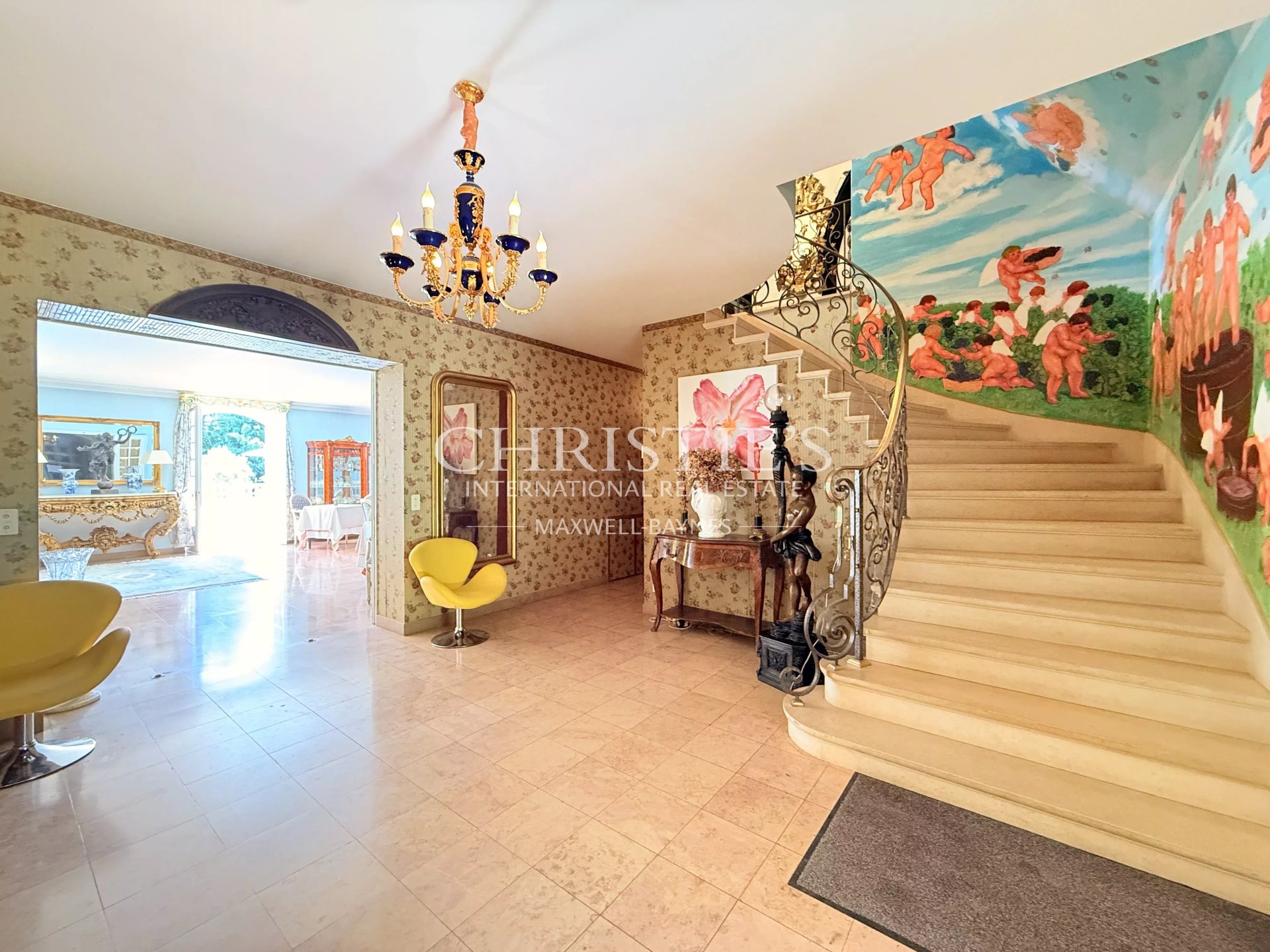 11 Bedroom Villa/Townhouse's Image 7