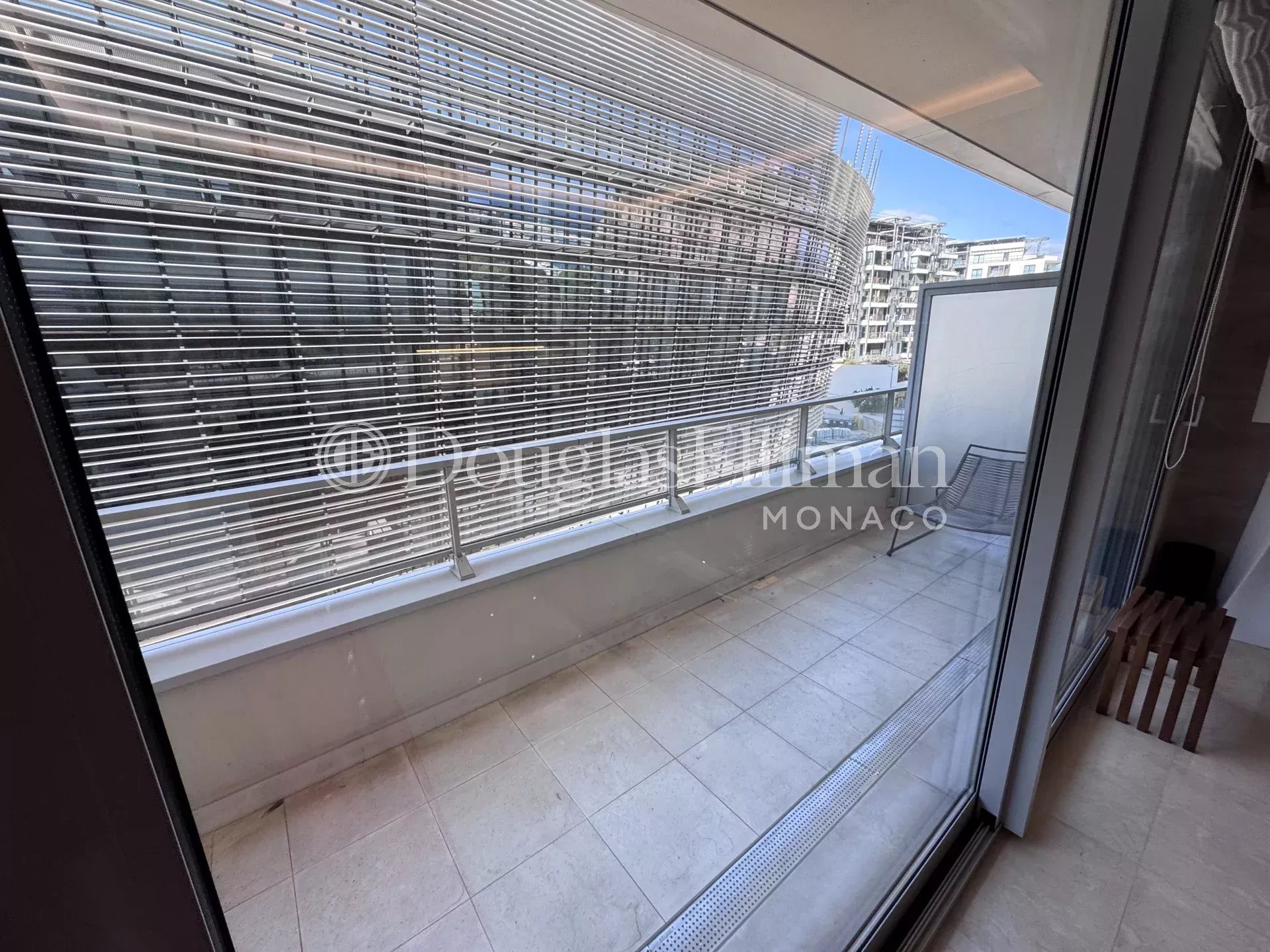 Luxurious 2-room apartment - Picture n°3