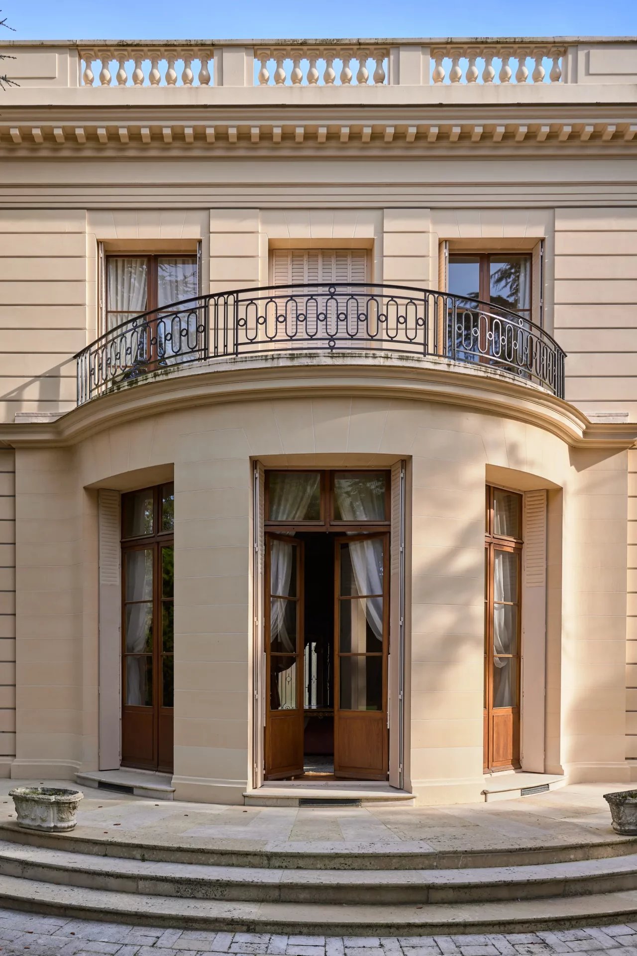 Art Deco property built by architect Michel Roux-Spitz in FONTAINEBLEAU