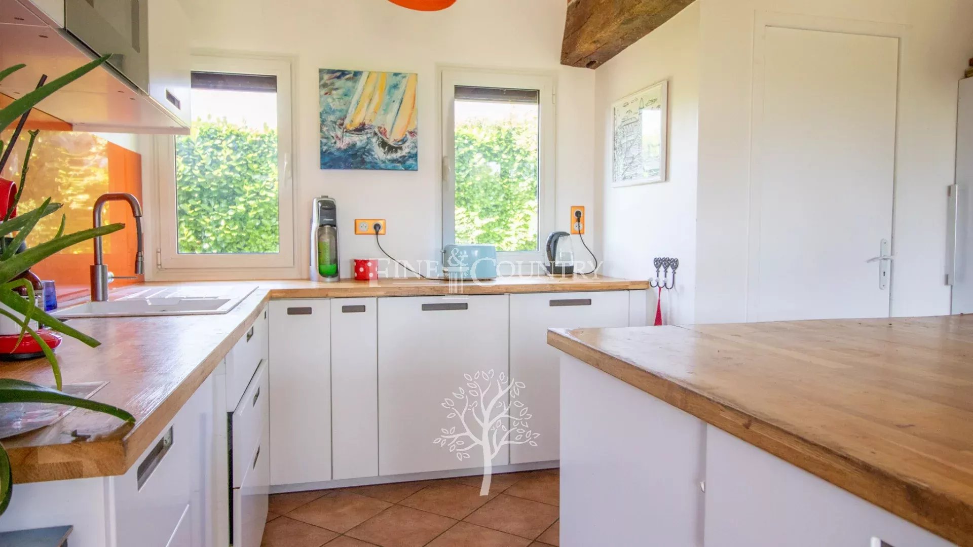 Photo of 7-room Thatched cottage for sale with covered heated swimming pool