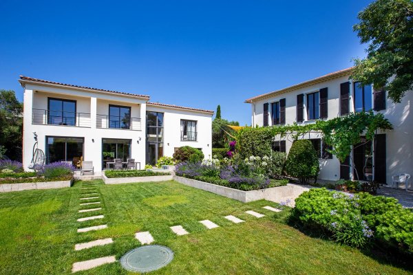 Set of Recent Houses in a Preserved Environment Antibes — photo 1