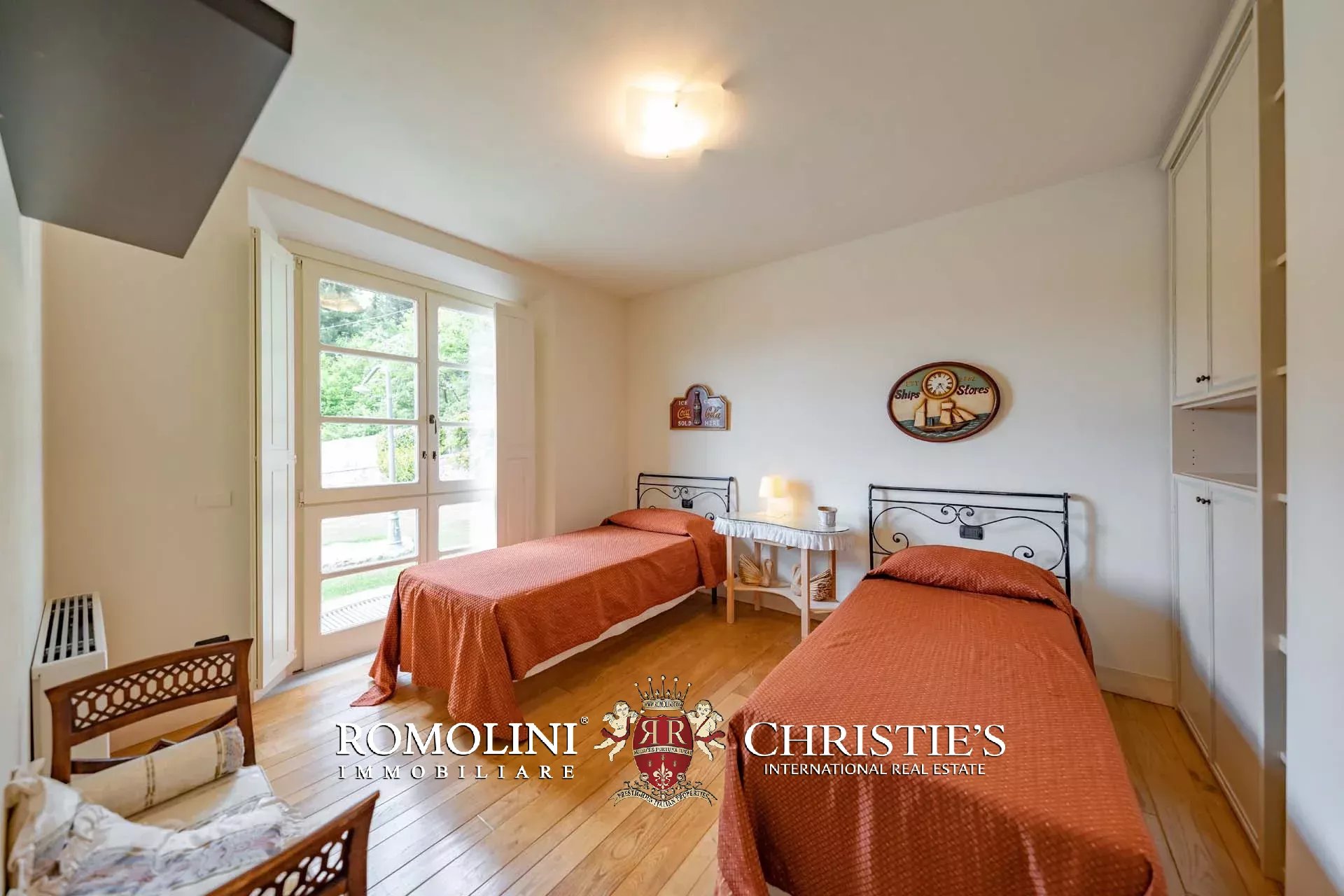 10 Bedroom Villa/Townhouse's Image 103