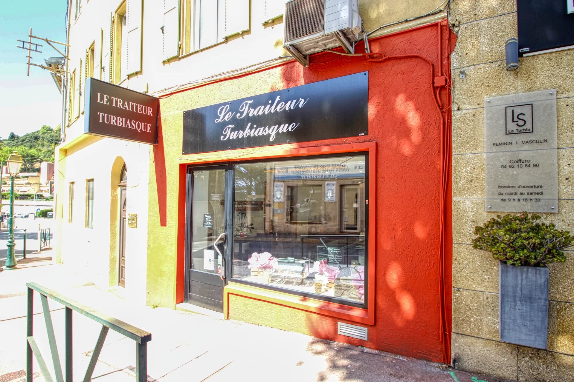 LA TURBIE "CENTRE" - TRAITEUR | FOND DE COMMERCE DE 55M² | VITRINE