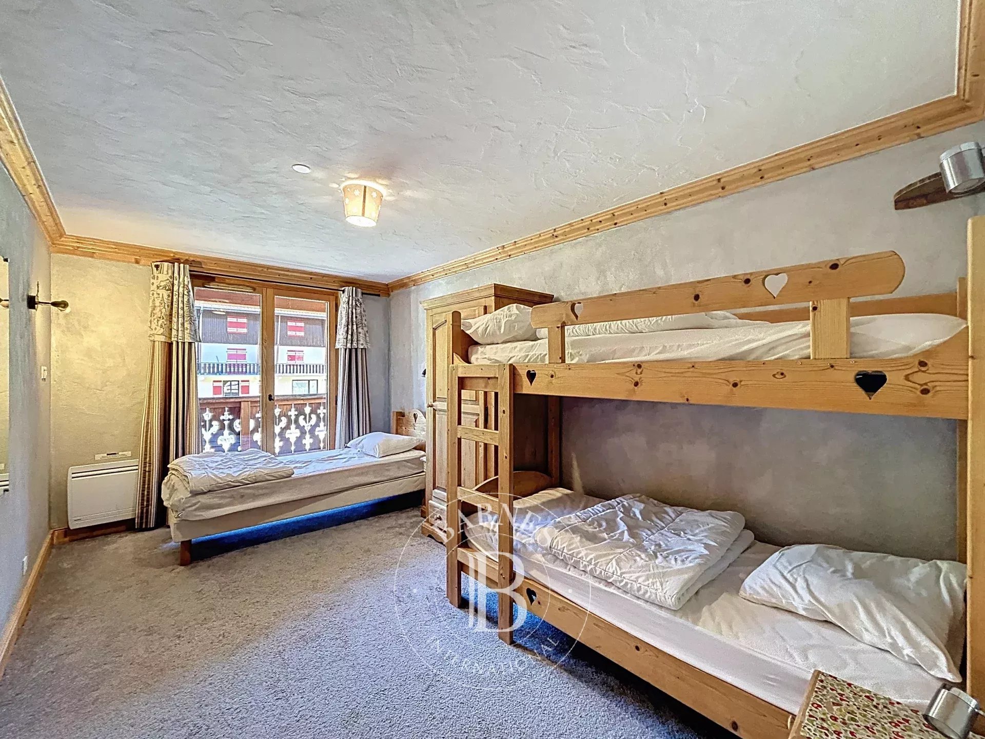 Photo of Les Gets – Ski-in/Ski-out property with 3 units