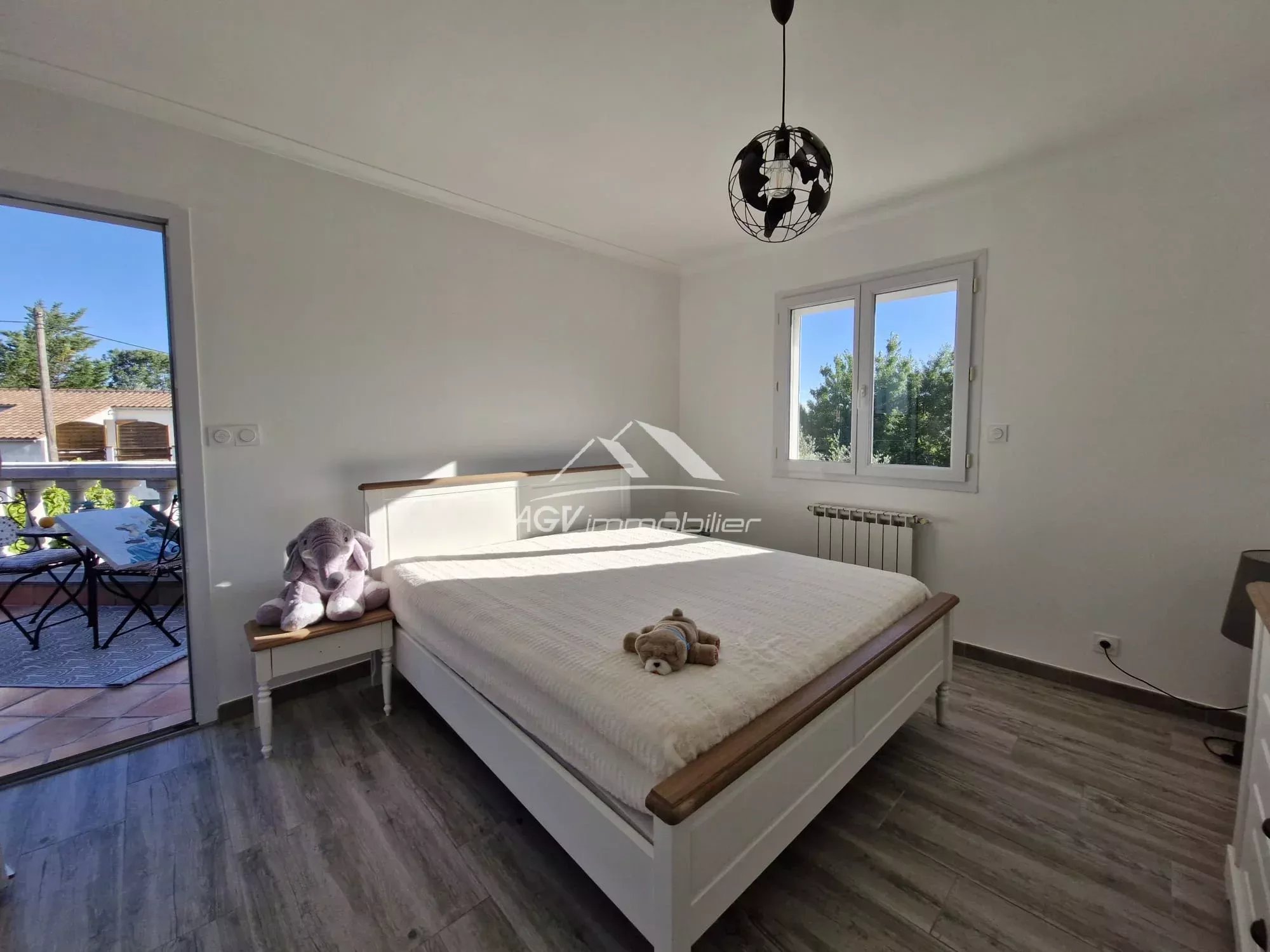 A Alès, maison 165 m², avec piscine garage, abris voiture et terrain de pétanque sur 1161 m² de terrain