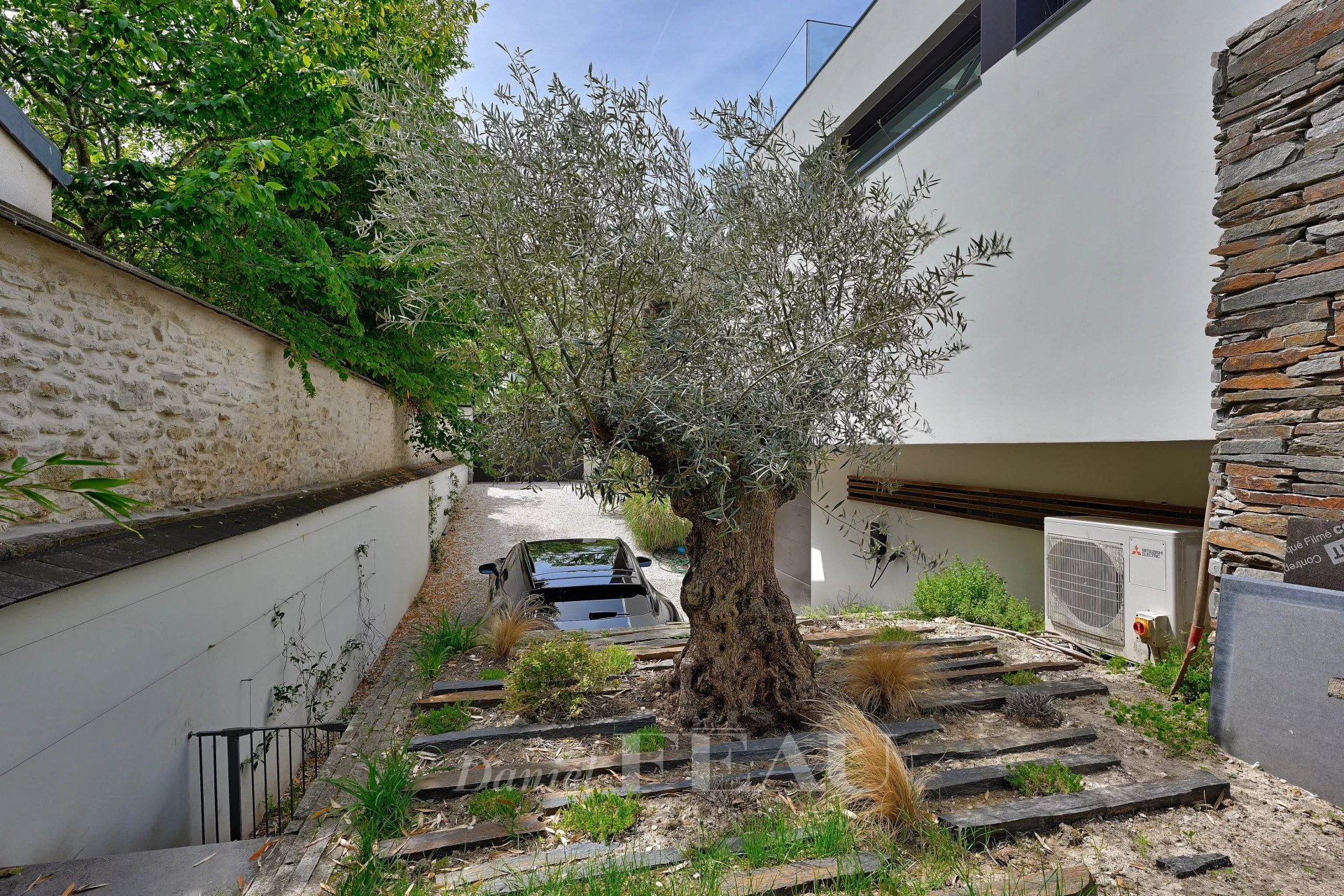 6 Bedroom Villa/Townhouse's Image 18