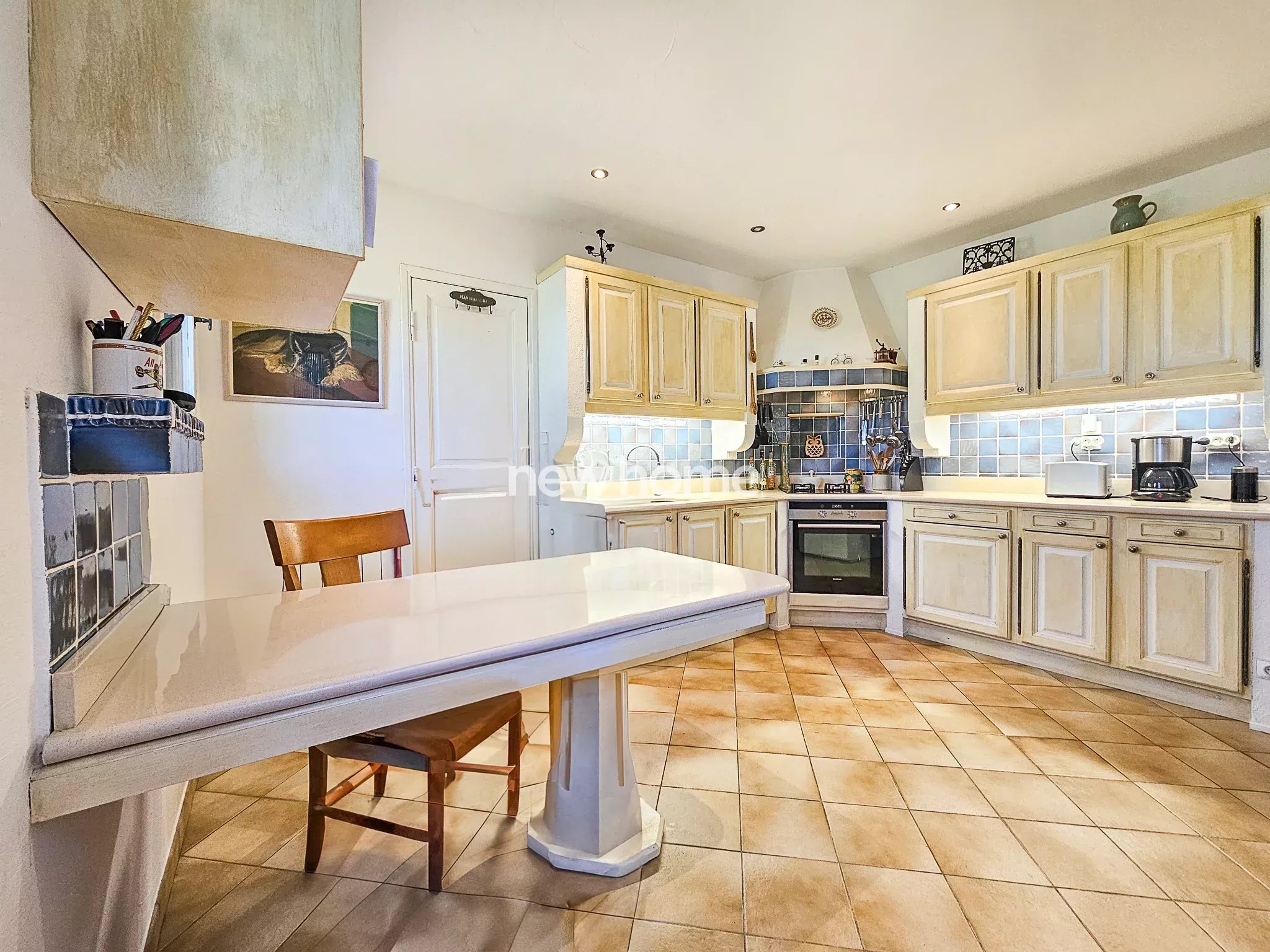 Havre de paix au cur de la nature avec vaste terrain arboré