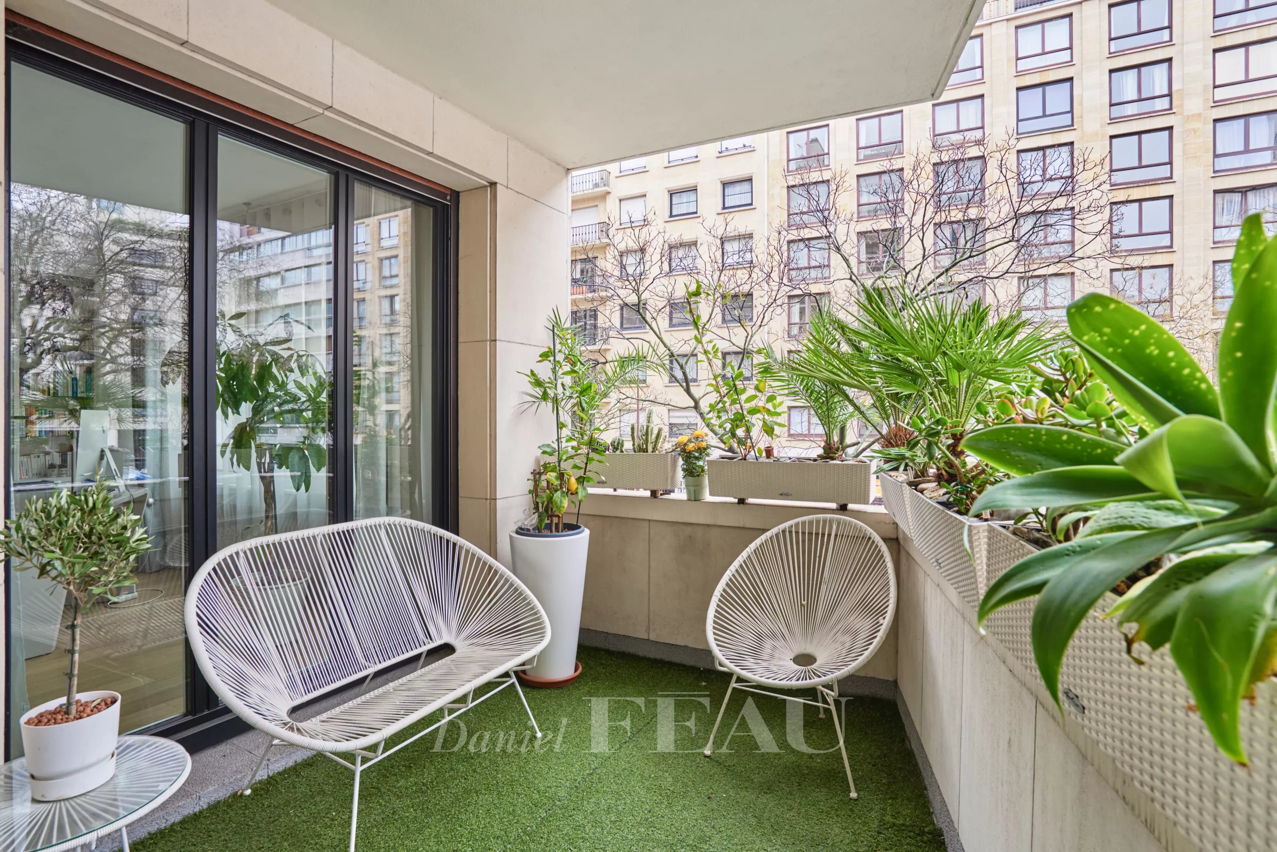 Sale Apartment Paris 16th