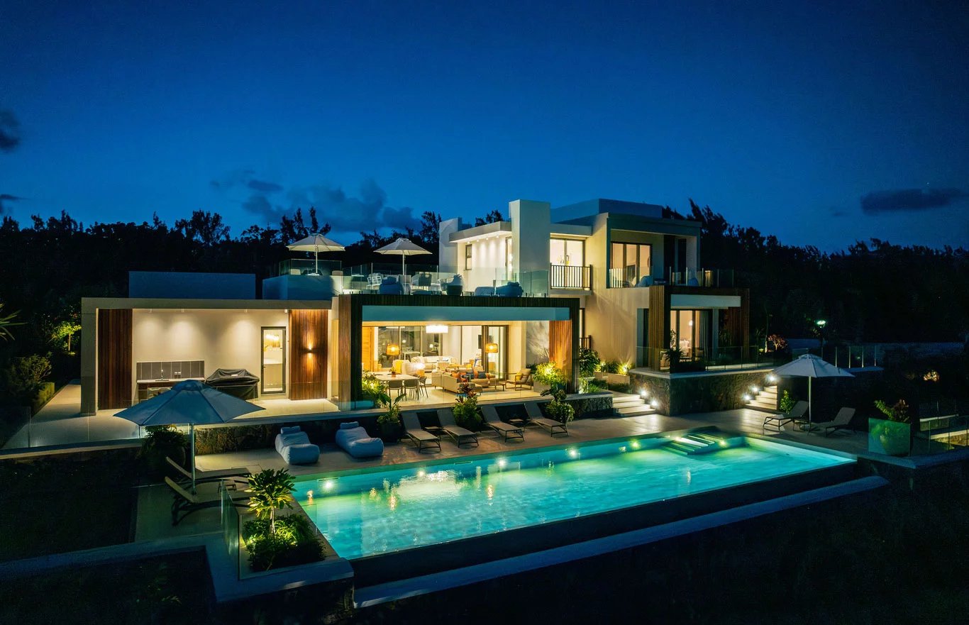 Exceptional Villa with Panoramic Views in Anahita