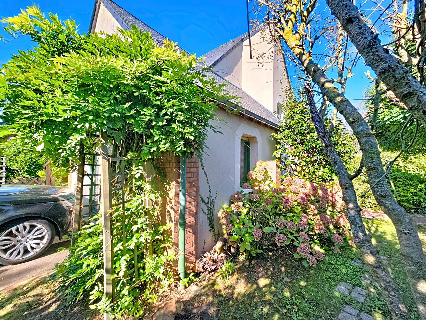 À VENDRE - MAISON FAMILIALE ET BUREAU INDEPENDANT - SAINT MALO