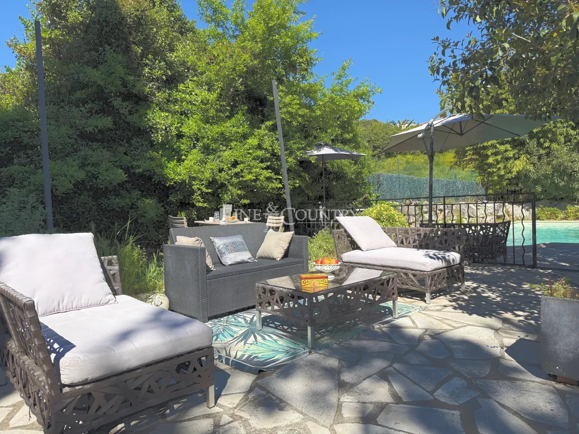 Photo of Villa for sale in Grasse, familly home