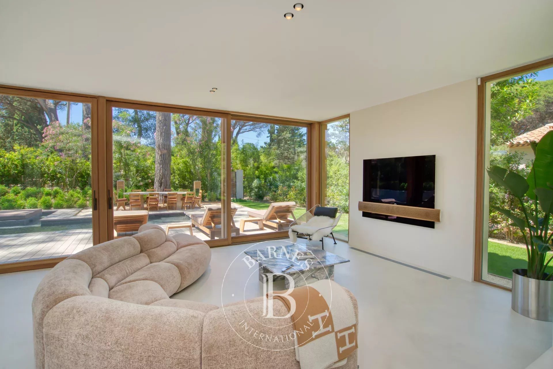Villa Saint-Tropez  -  ref 84902540 (picture 2)