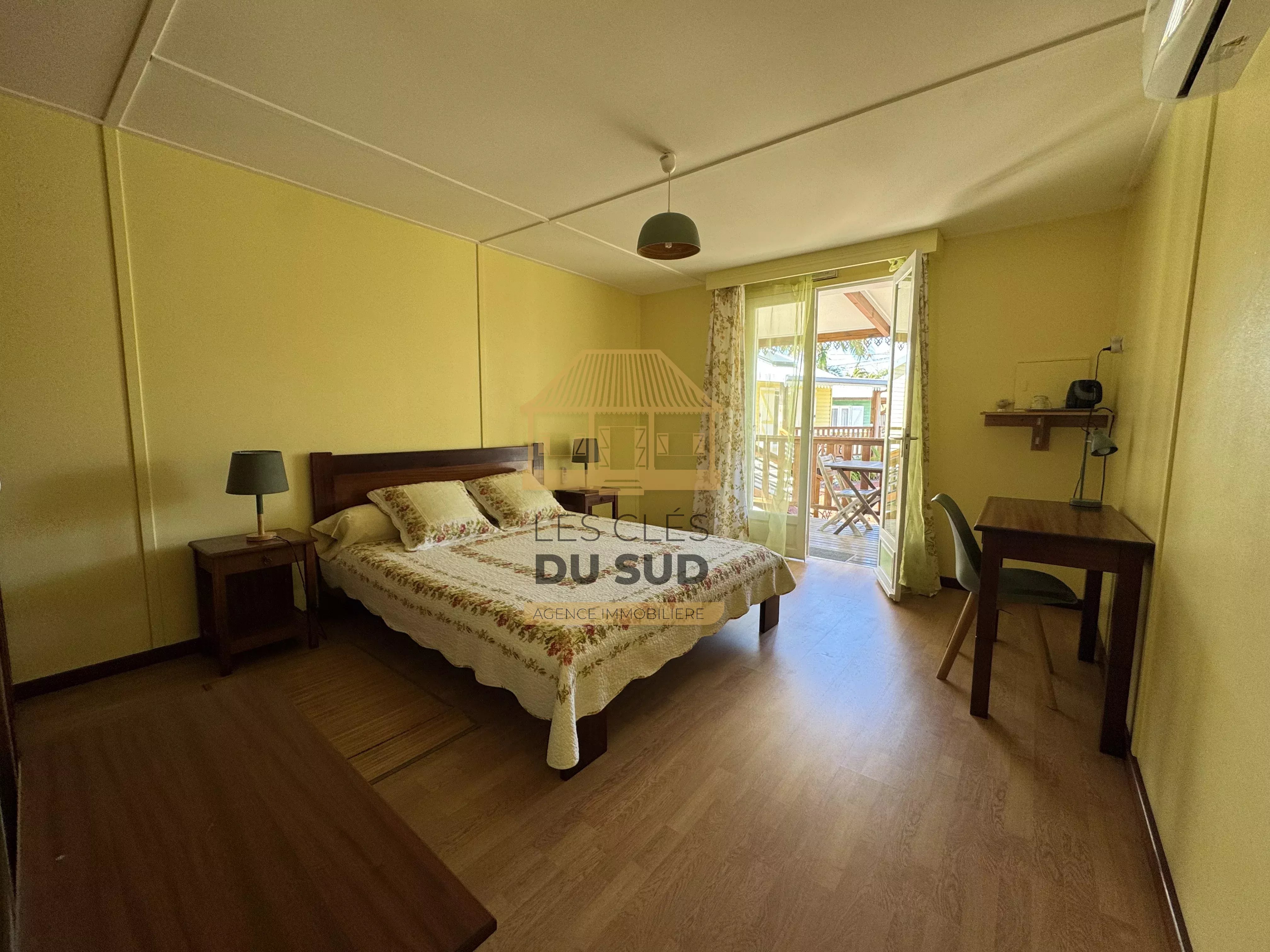 SAINT-PHILIPPE – BASSE VALLÉE – ENSEMBLE DE 5 BUNGALOWS EN LOCATION SAISONNIÈRE
