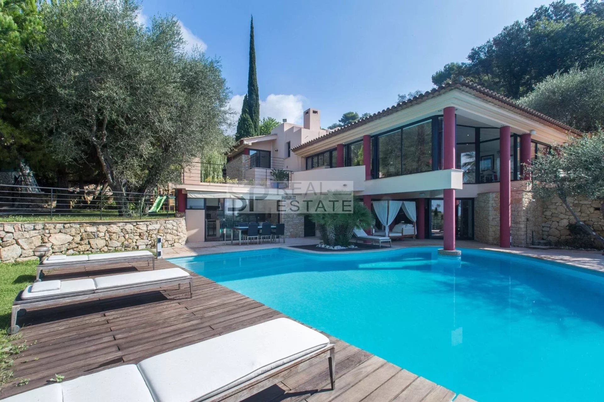 Agence immobilière de 