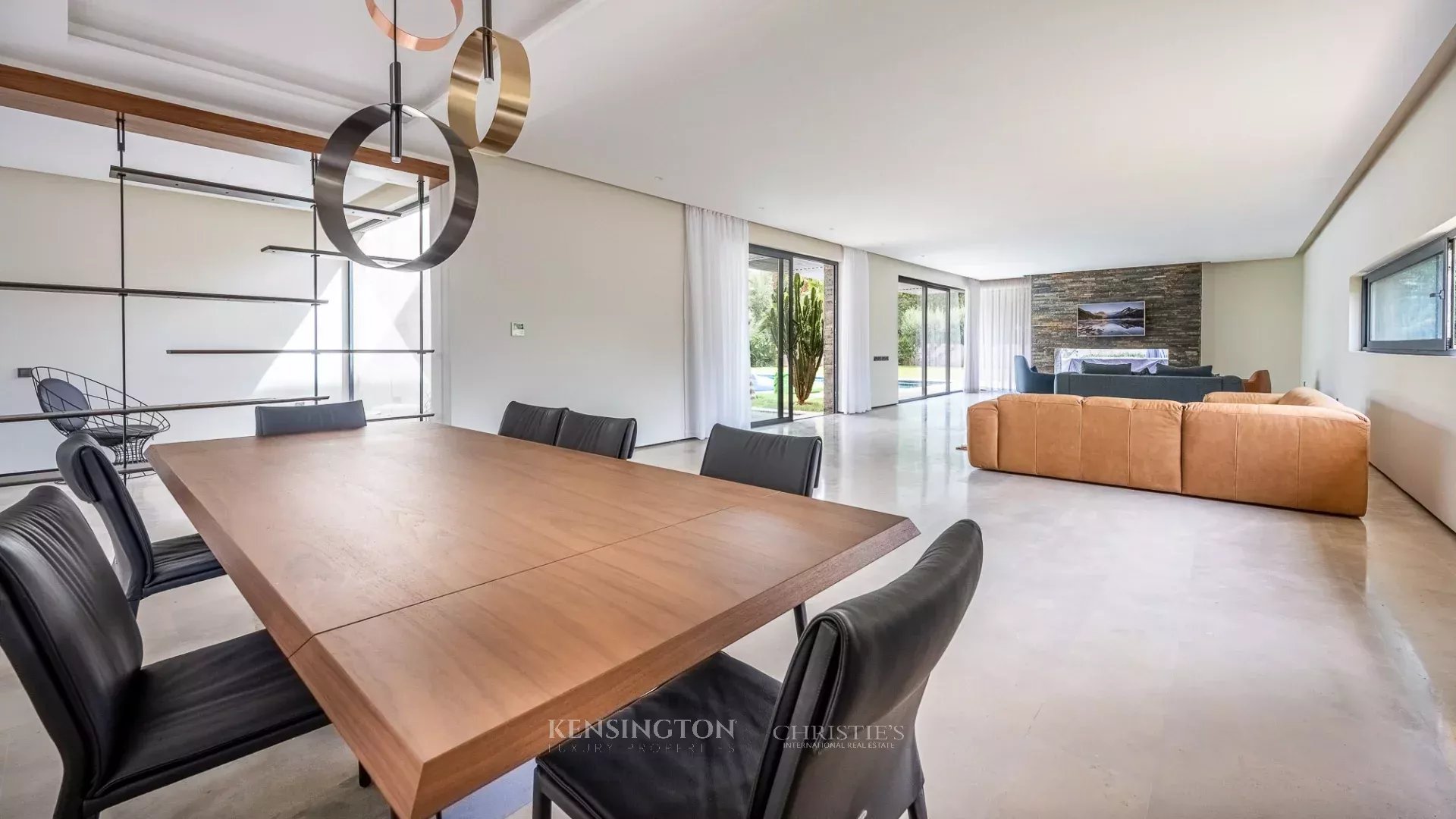 5 Bedroom Villa/Townhouse's Image 4
