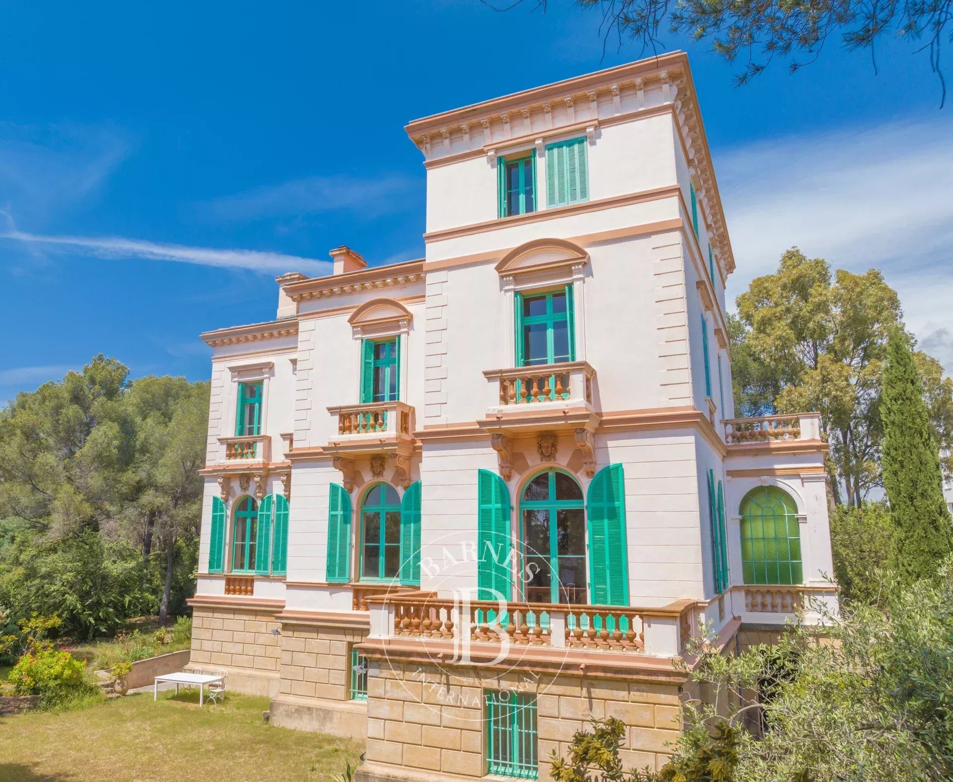 Villa Saint-Raphaël - picture 1