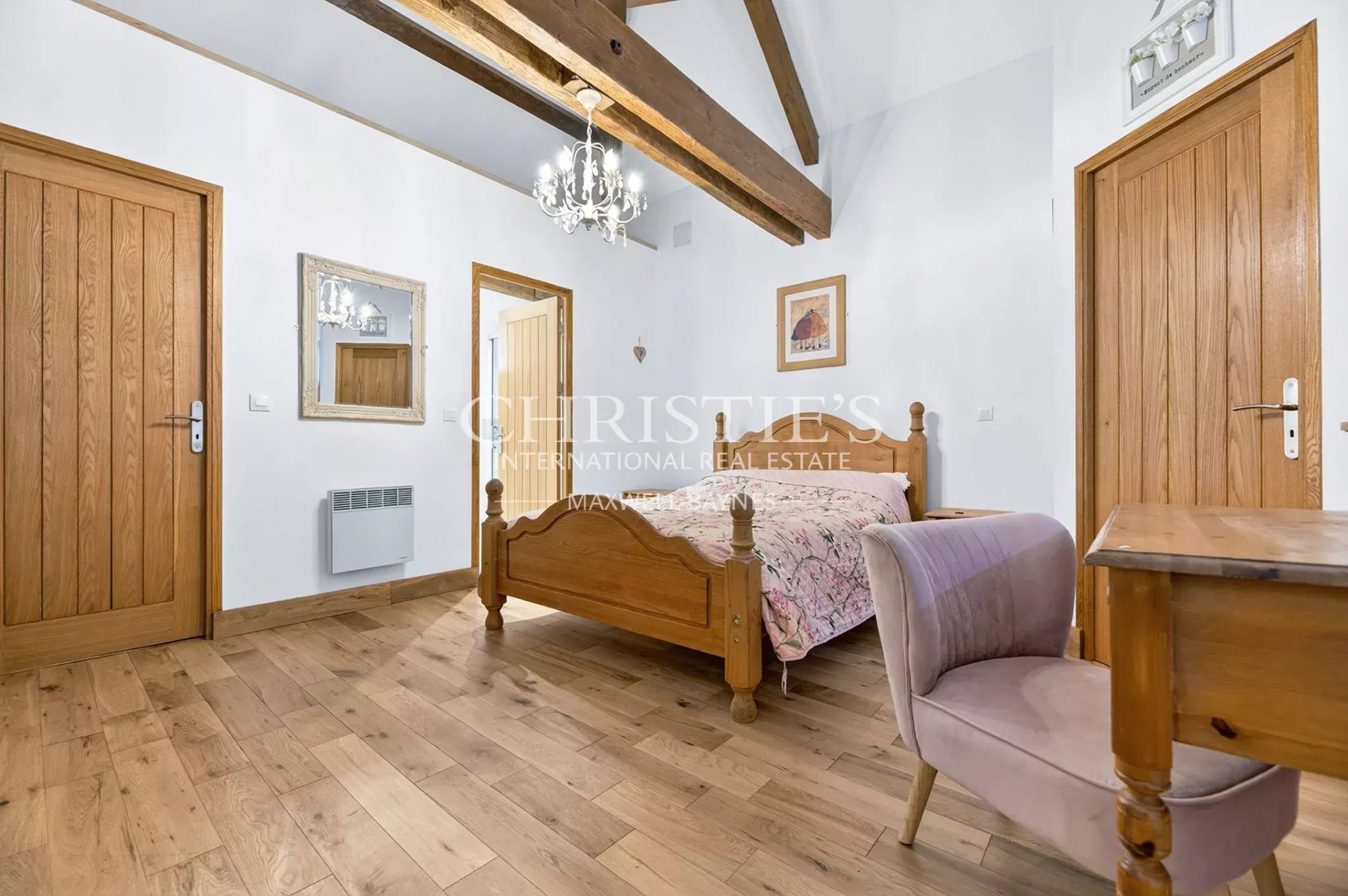 38 Bedroom Chateau's Image 11