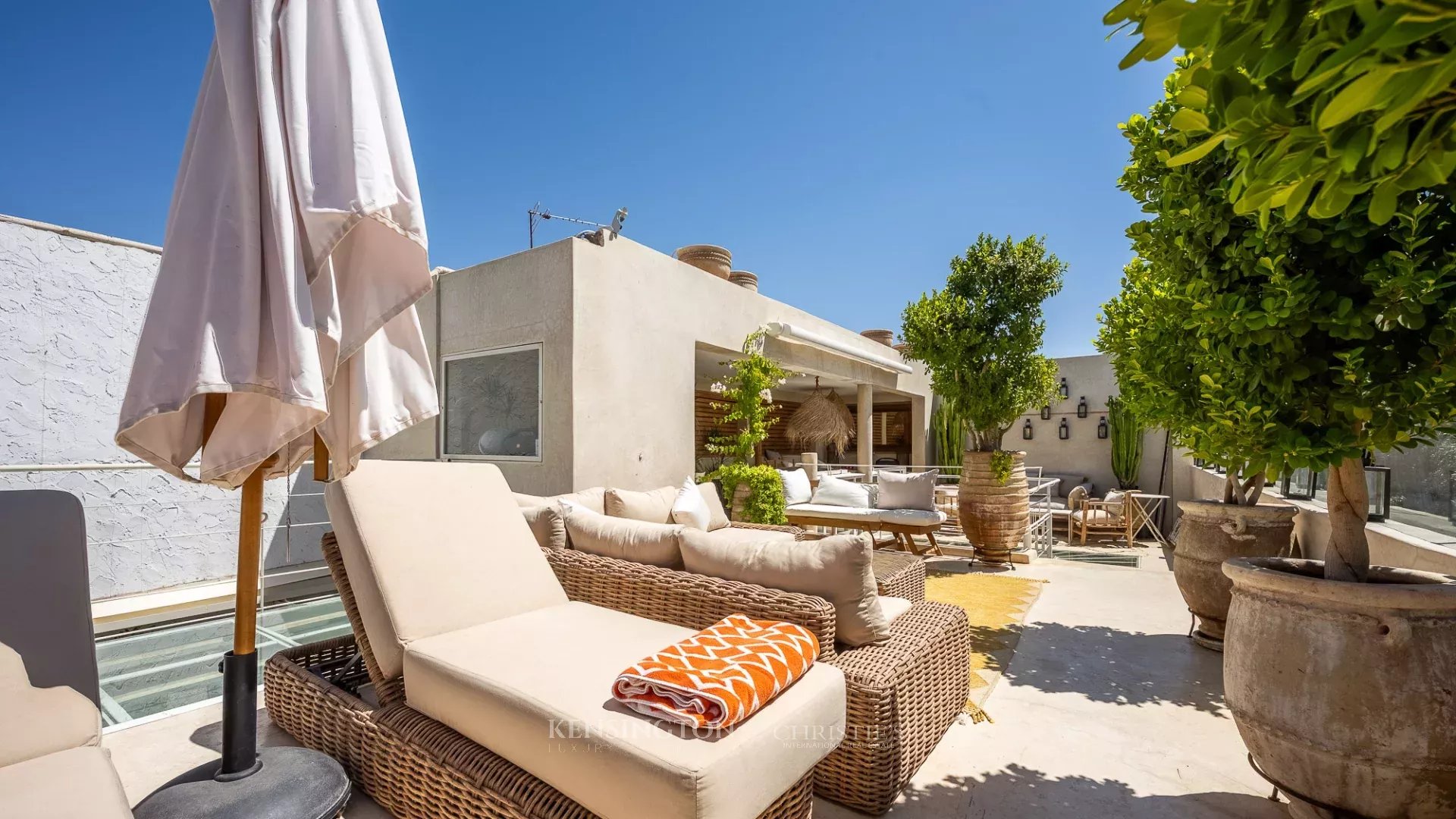 4 Bedroom Villa/Townhouse's Image 3