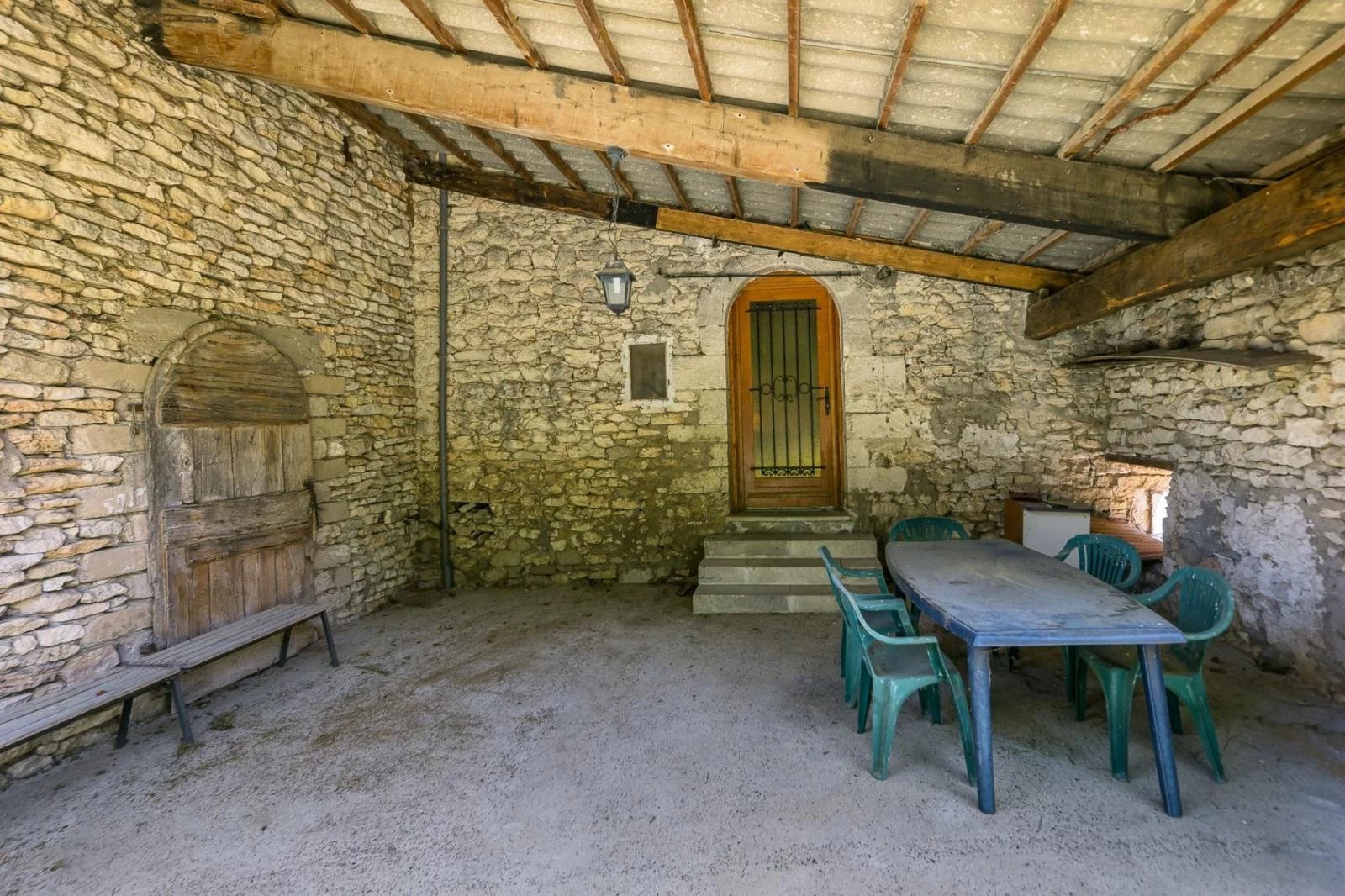 2 habitations avec dépendances sur un terrain de 1087 m²